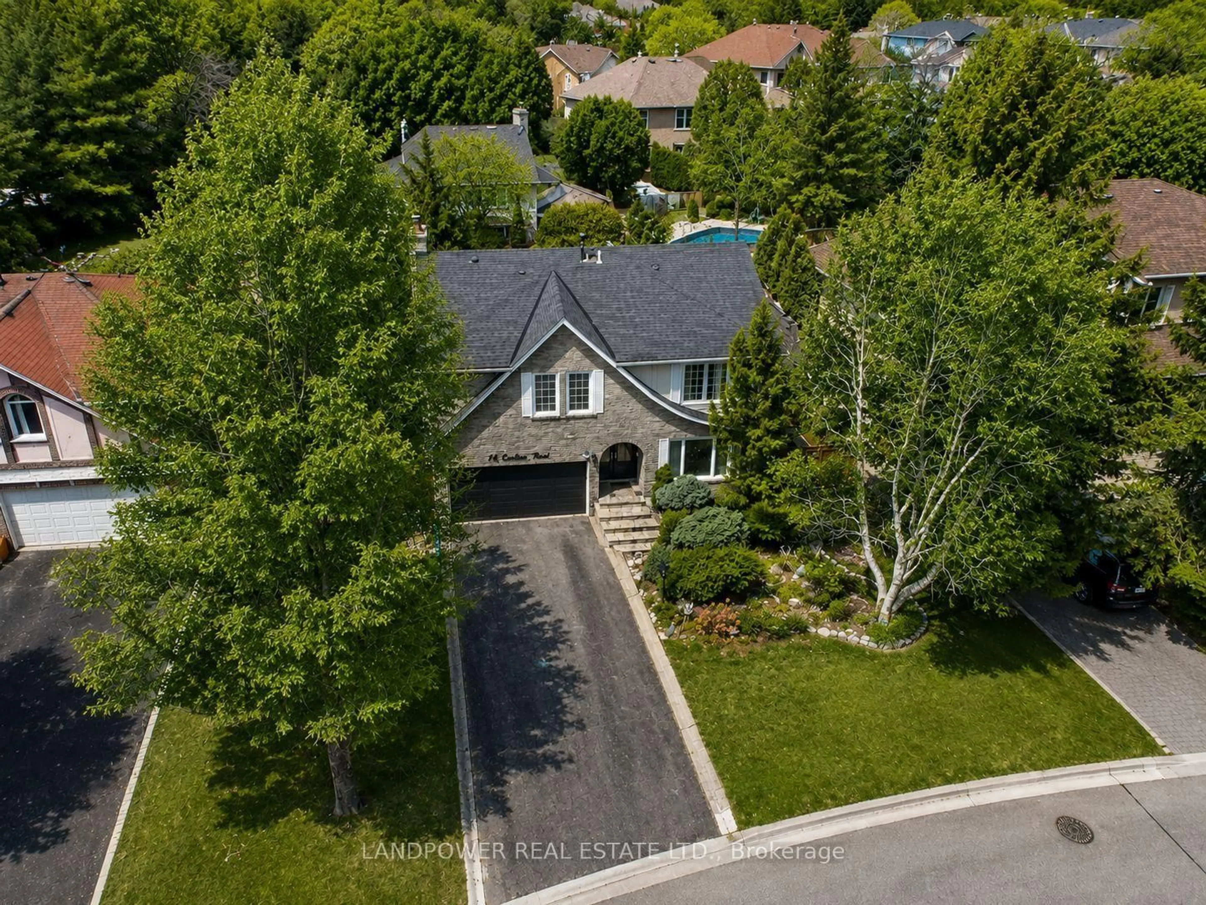 A pic from outside/outdoor area/front of a property/back of a property/a pic from drone, street for 14 Carlton Rd, Markham Ontario L3R 1Z2