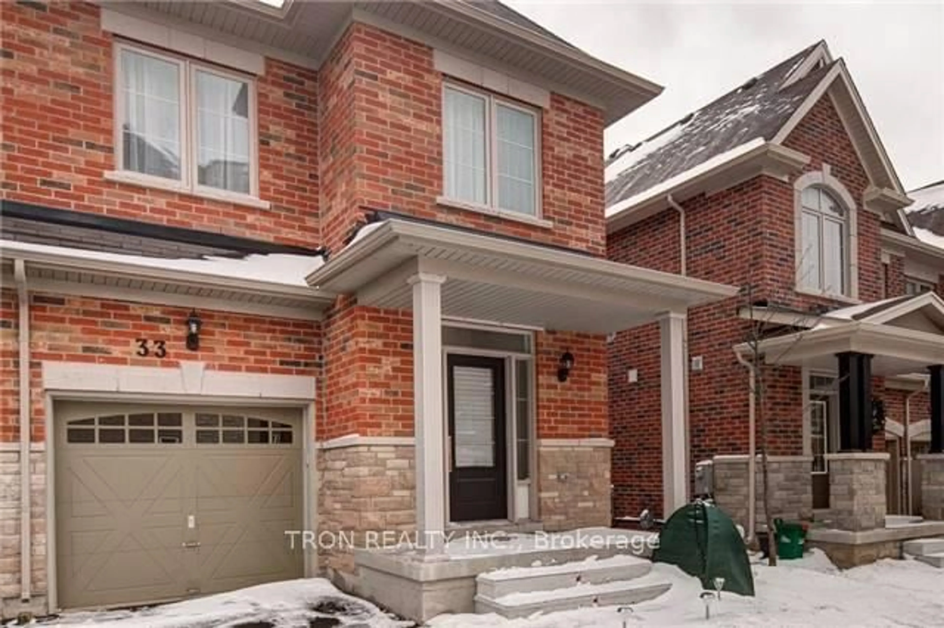 Home with brick exterior material, street for 33 Mazarine Lane, Richmond Hill Ontario L4S 0G2