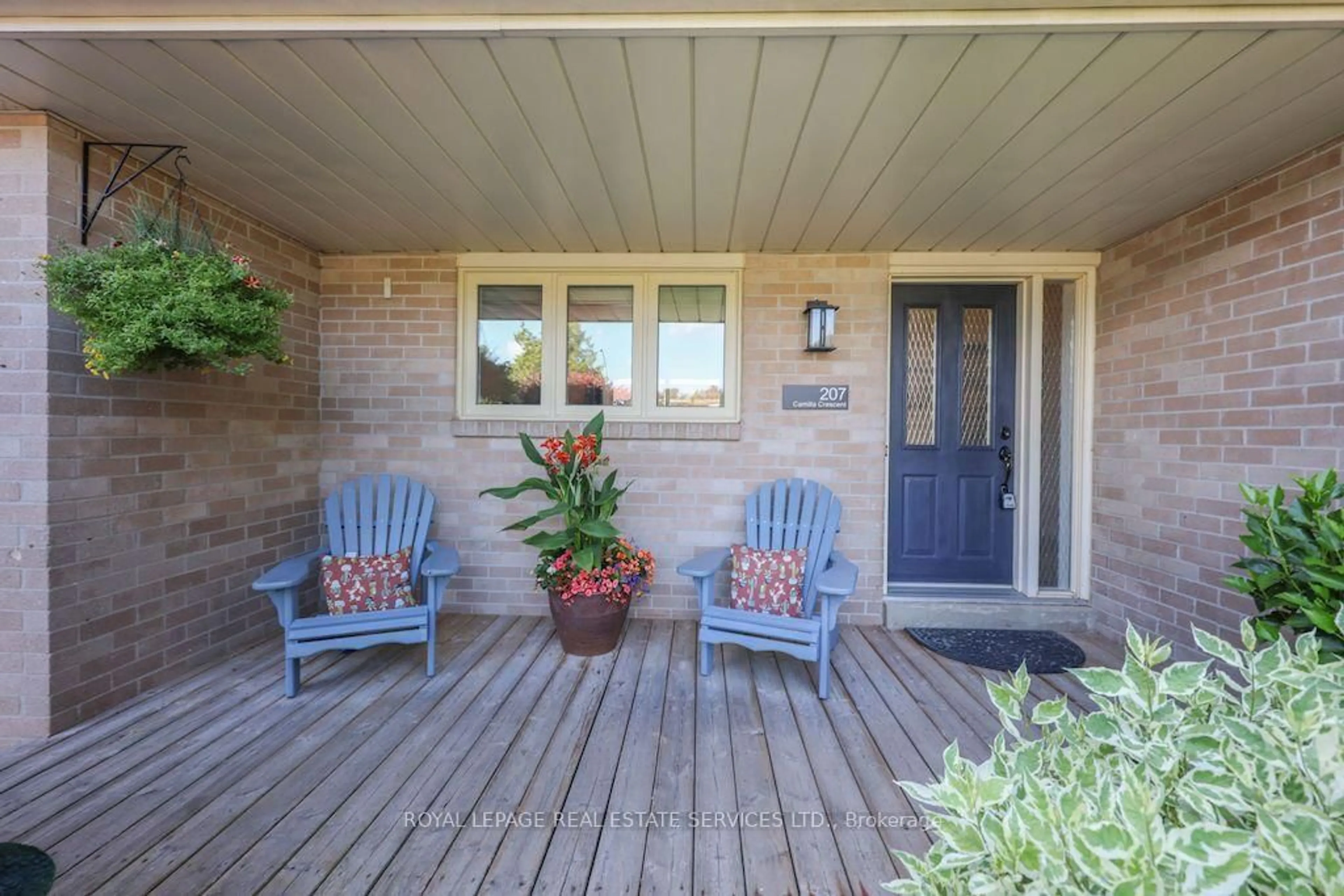 Indoor entryway for 207 Camilla Cres, Essa Ontario L0L 2N0
