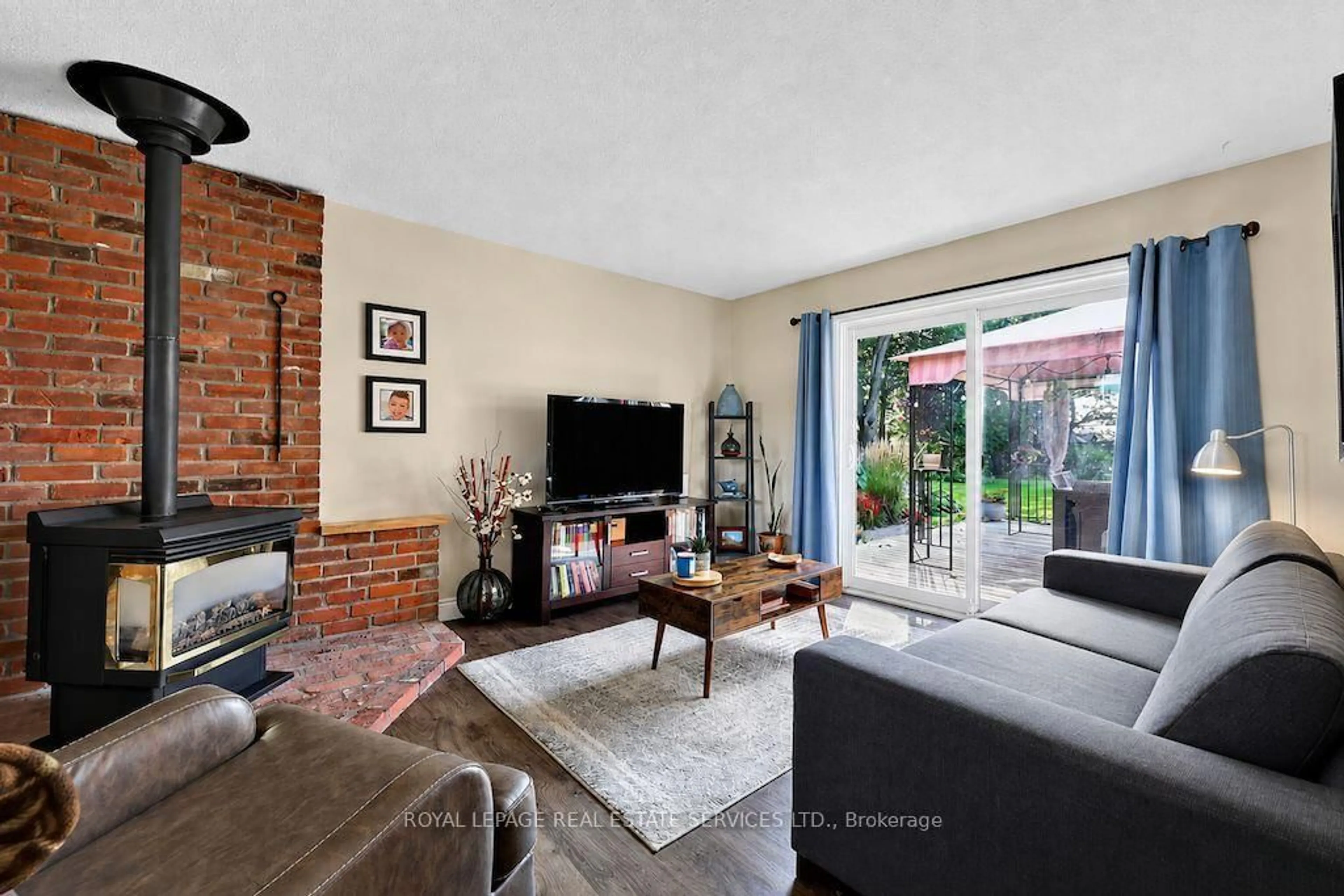 Living room with furniture, unknown for 207 Camilla Cres, Essa Ontario L0L 2N0