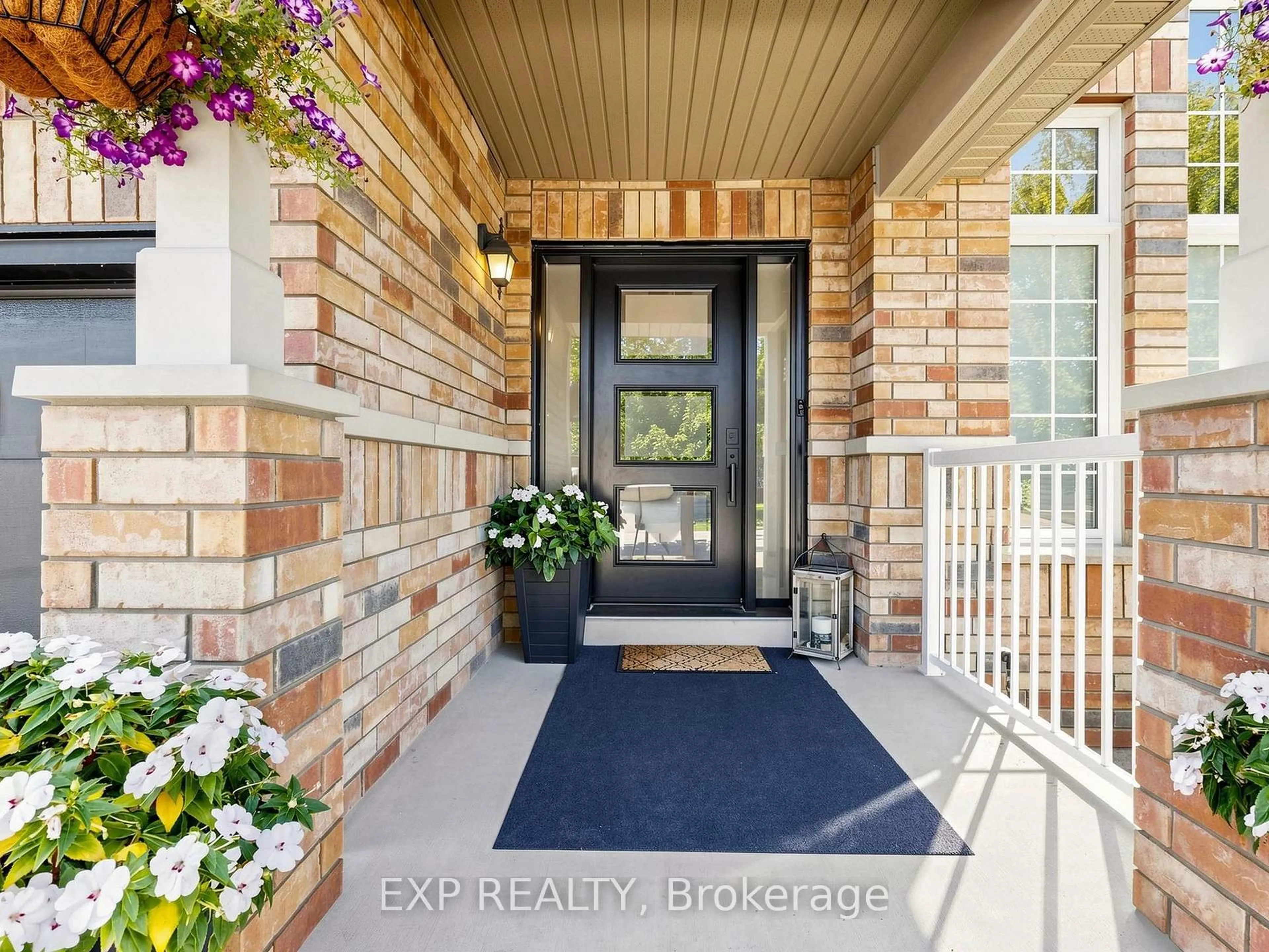 Indoor entryway for 9 Carness Cres, Georgina Ontario L4P 0B6