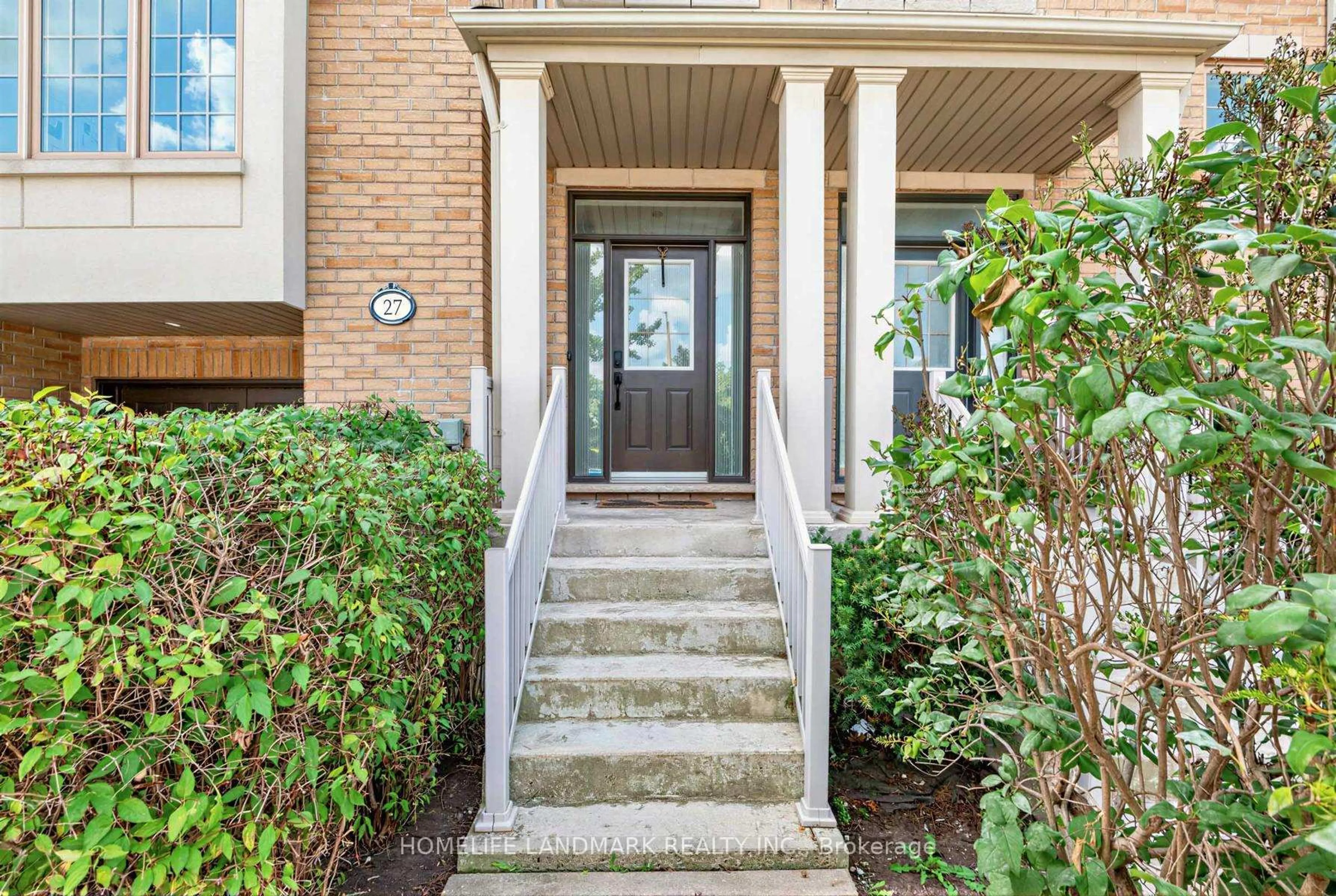 Indoor entryway for 8900 Bathurst St #27, Vaughan Ontario L4J 8A7