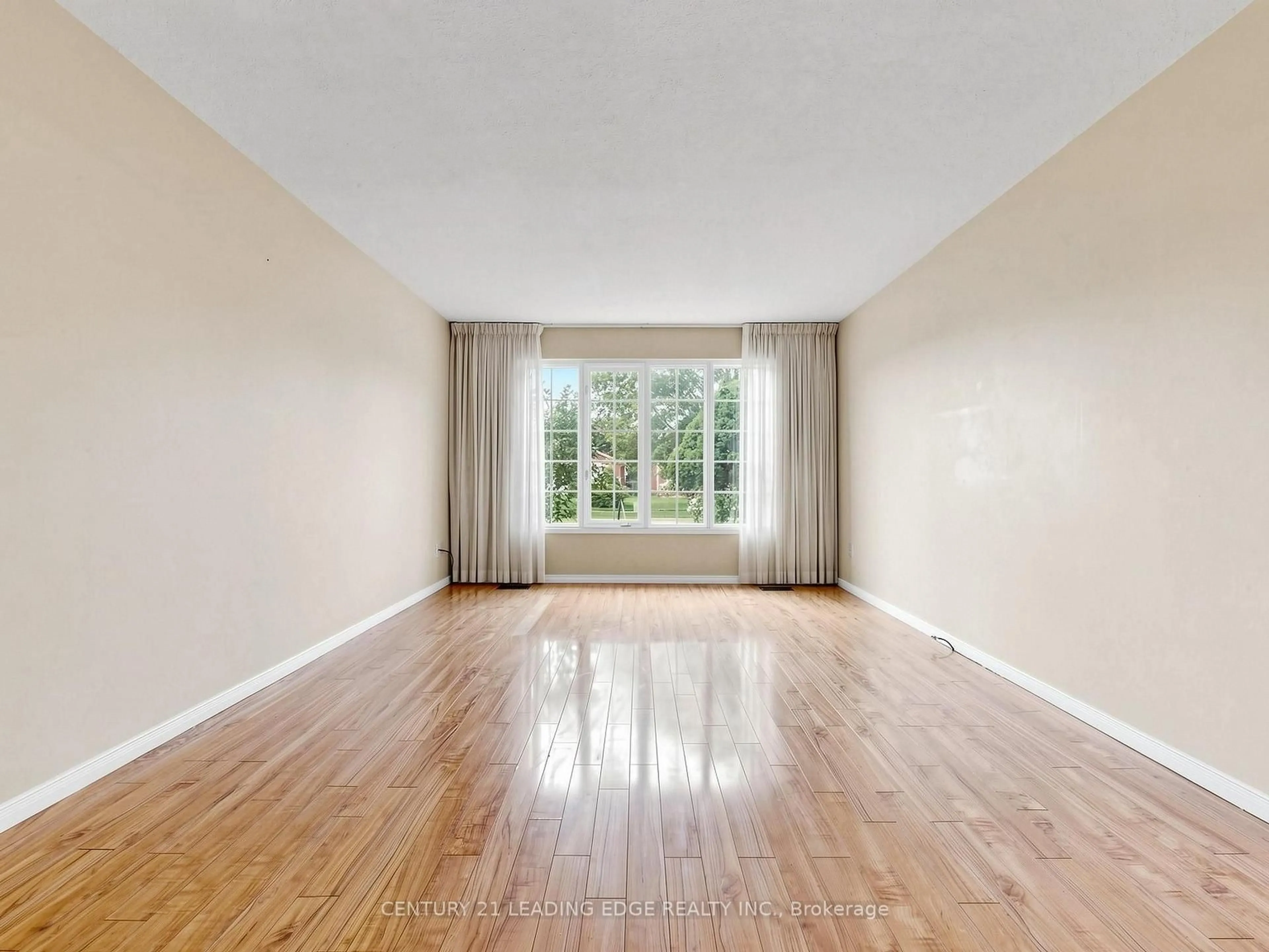 A pic of a room for 9 COATES Cres, Richmond Hill Ontario L4E 2M3