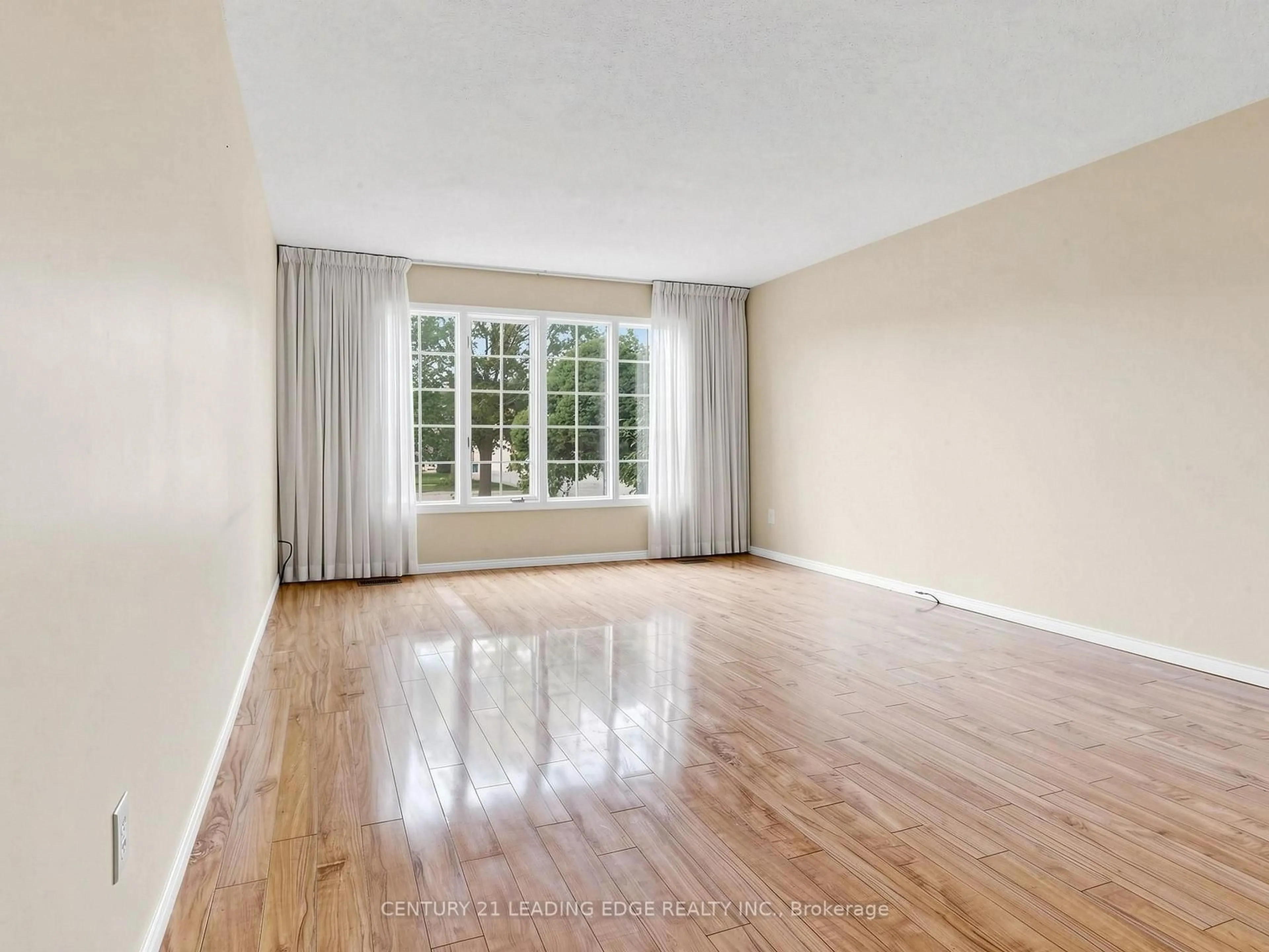A pic of a room for 9 COATES Cres, Richmond Hill Ontario L4E 2M3
