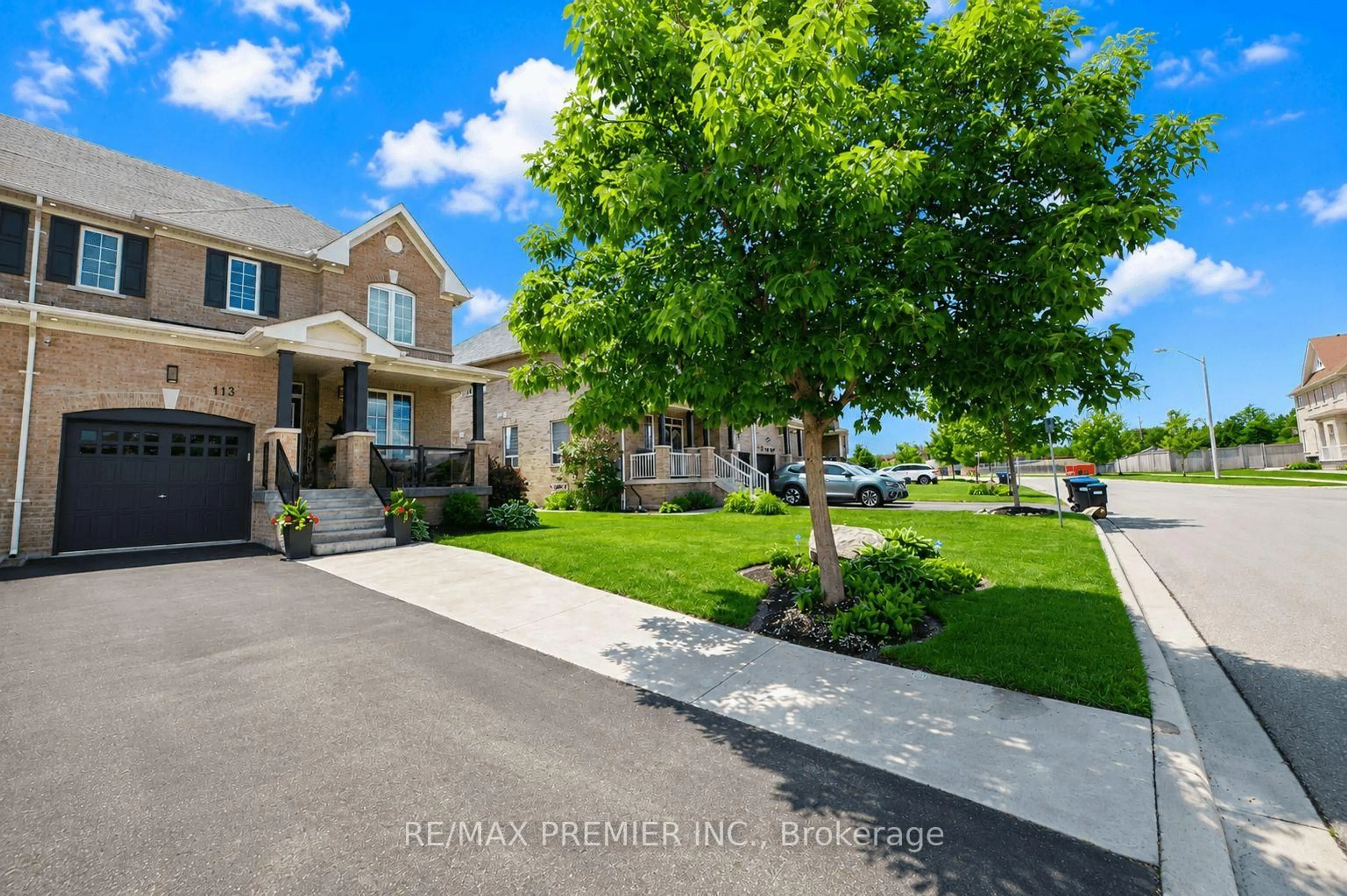 A pic from outside/outdoor area/front of a property/back of a property/a pic from drone, street for 113 McGahey St, New Tecumseth Ontario L0G 1W0