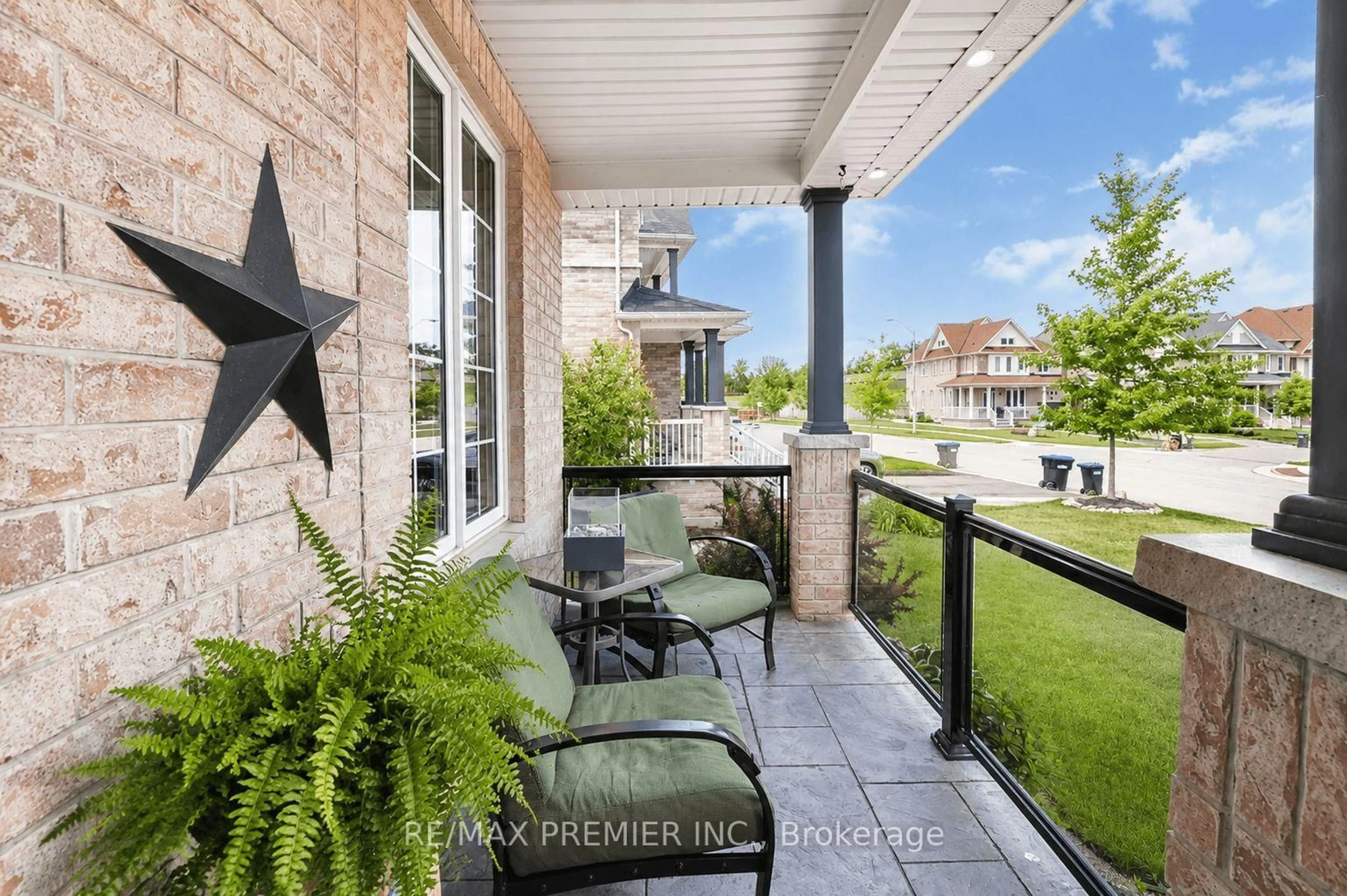 Patio, street for 113 McGahey St, New Tecumseth Ontario L0G 1W0