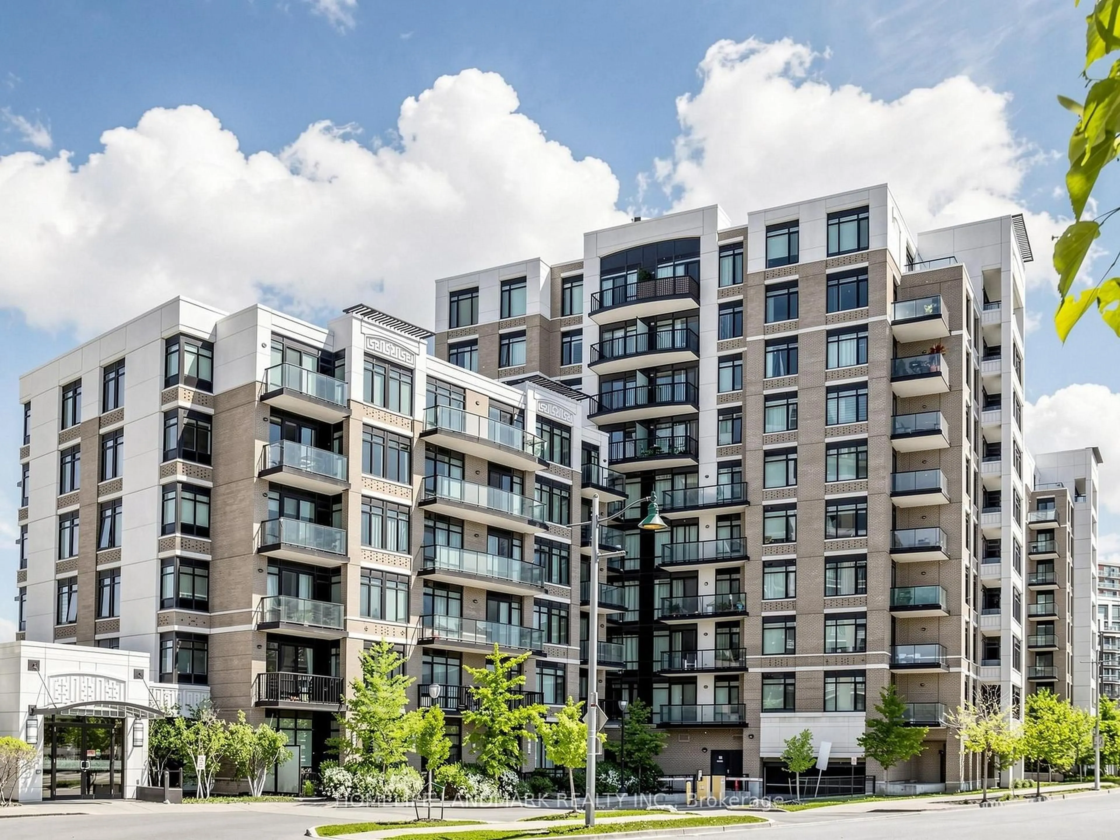 A pic from outside/outdoor area/front of a property/back of a property/a pic from drone, building for 131 Upper Duke Cres #513, Markham Ontario L6G 0C9