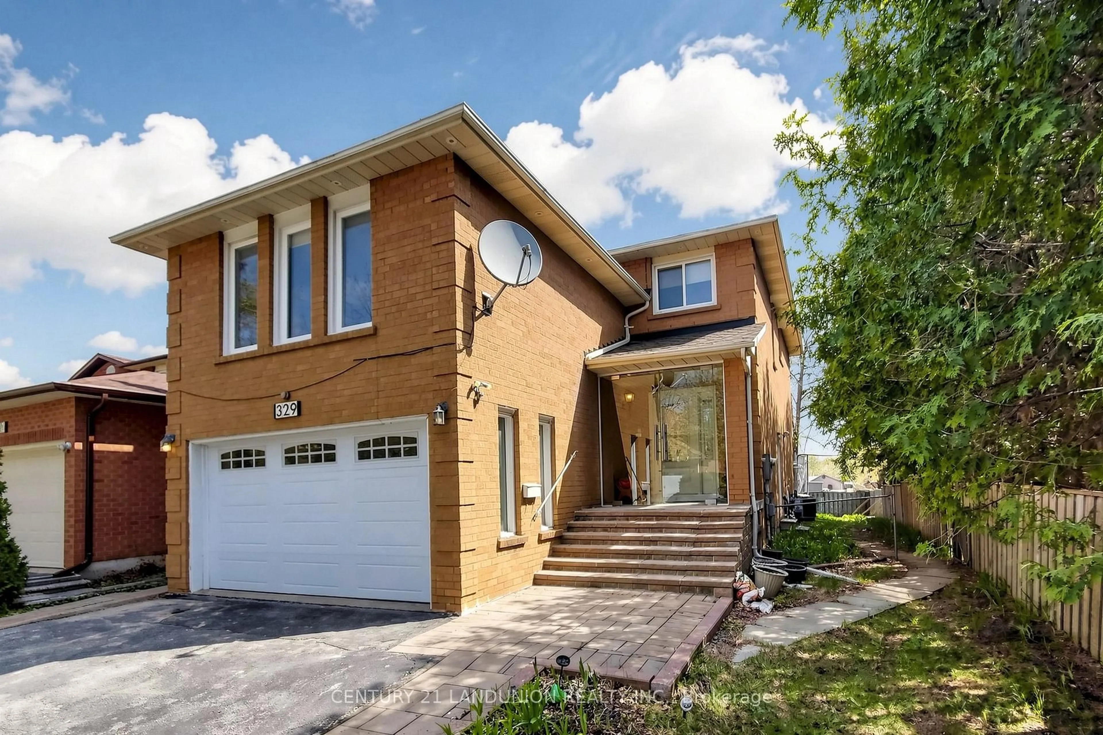 Home with brick exterior material, street for 329 Atha Ave, Richmond Hill Ontario L4C 6A8