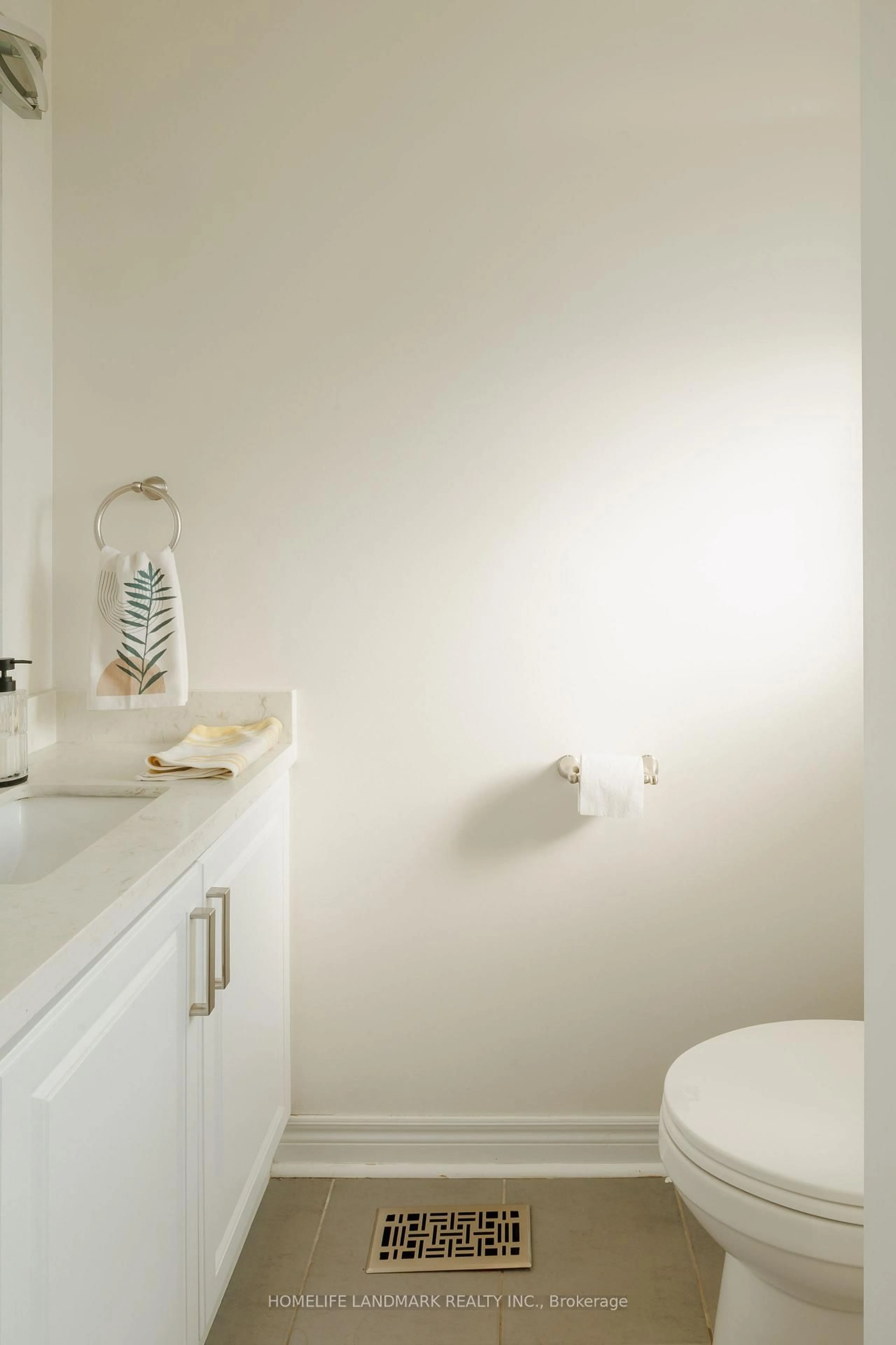 Standard bathroom, unknown for 59 Nature Way Cres, Newmarket Ontario L9N 0A7