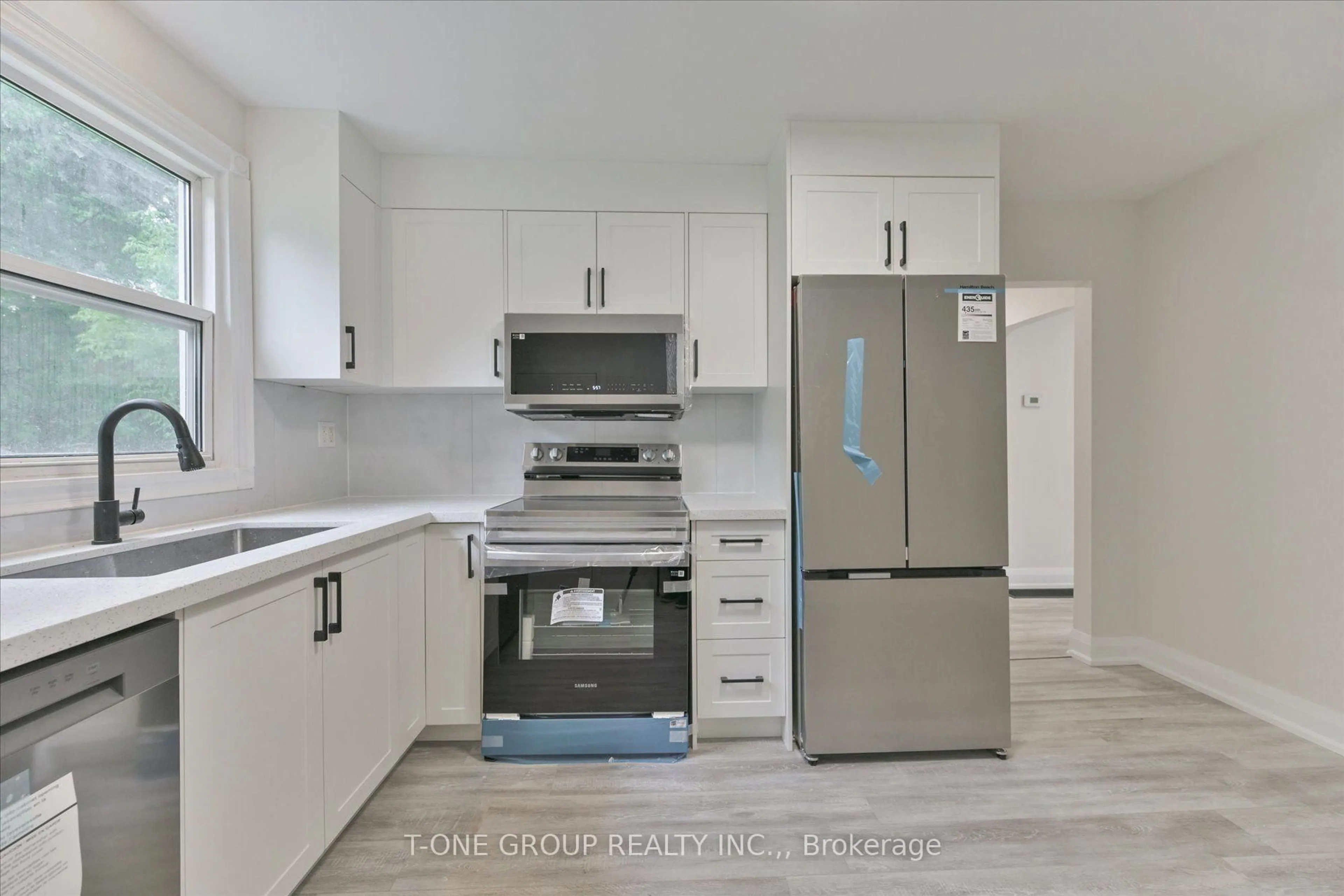 Unknown for 18160 Leslie St, East Gwillimbury Ontario L9N 0M5
