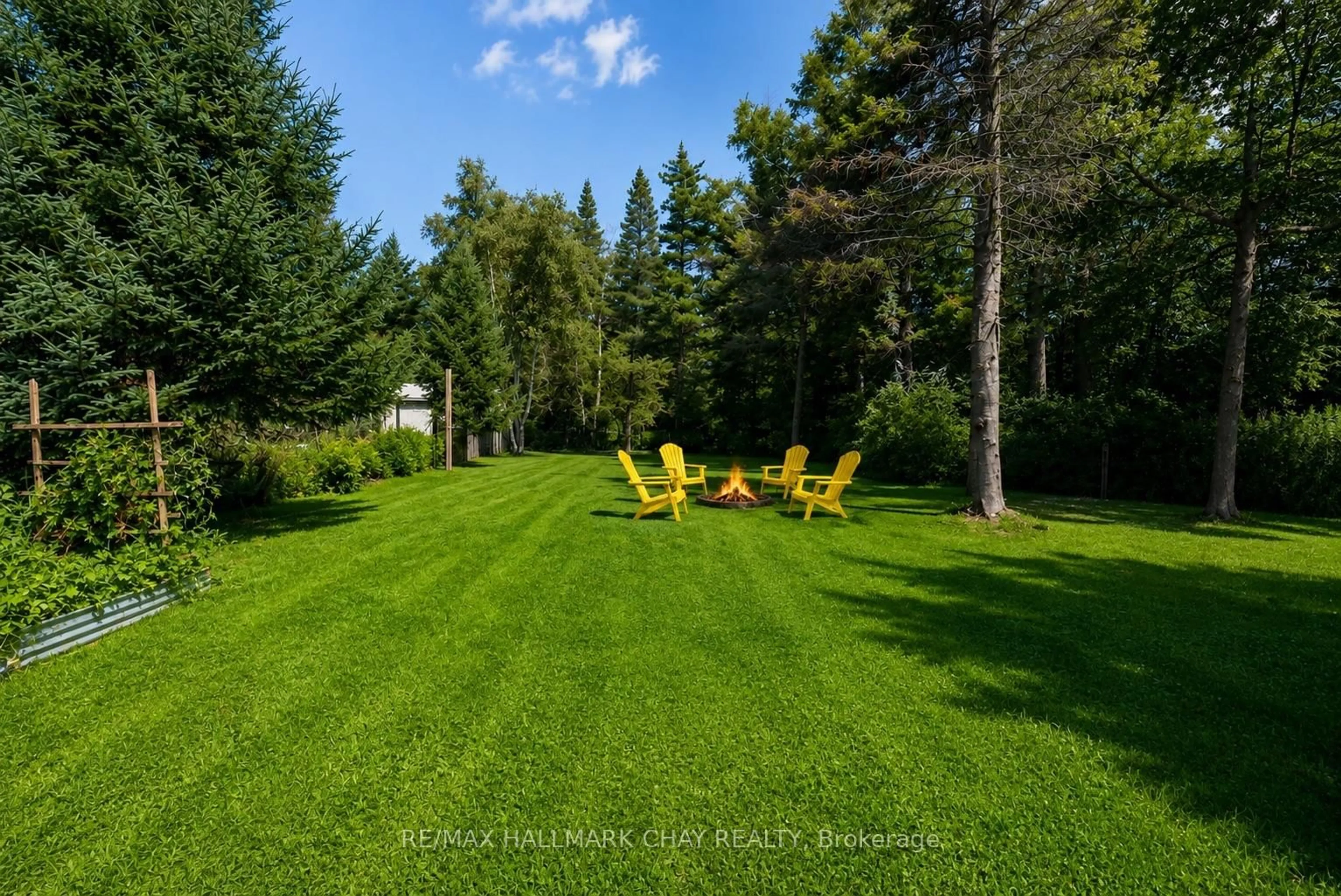 Patio, forest/trees view for 3195 Cowan Ave, Innisfil Ontario L9S 2K2