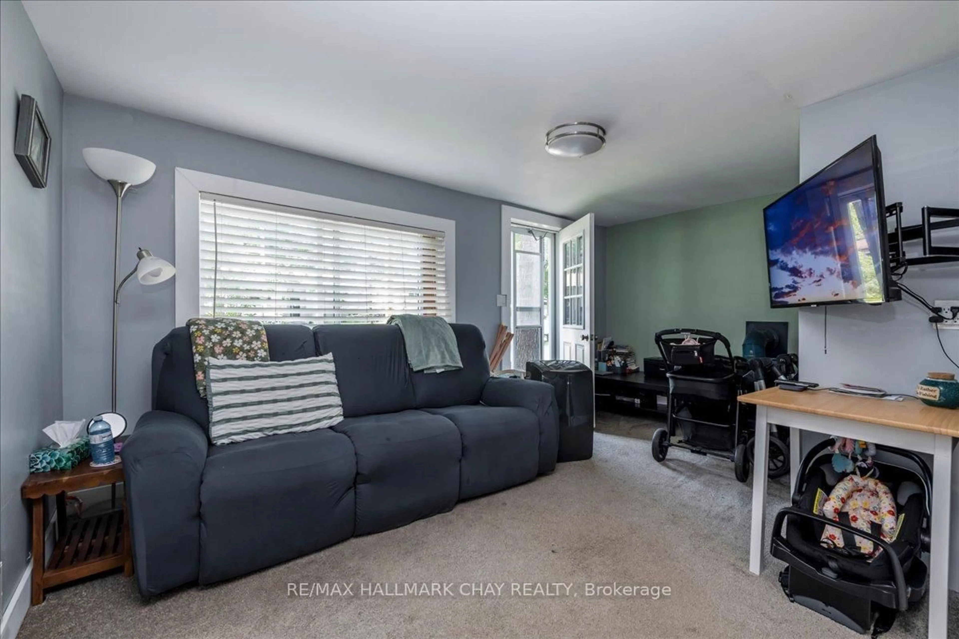 Living room with furniture, unknown for 3195 Cowan Ave, Innisfil Ontario L9S 2K2