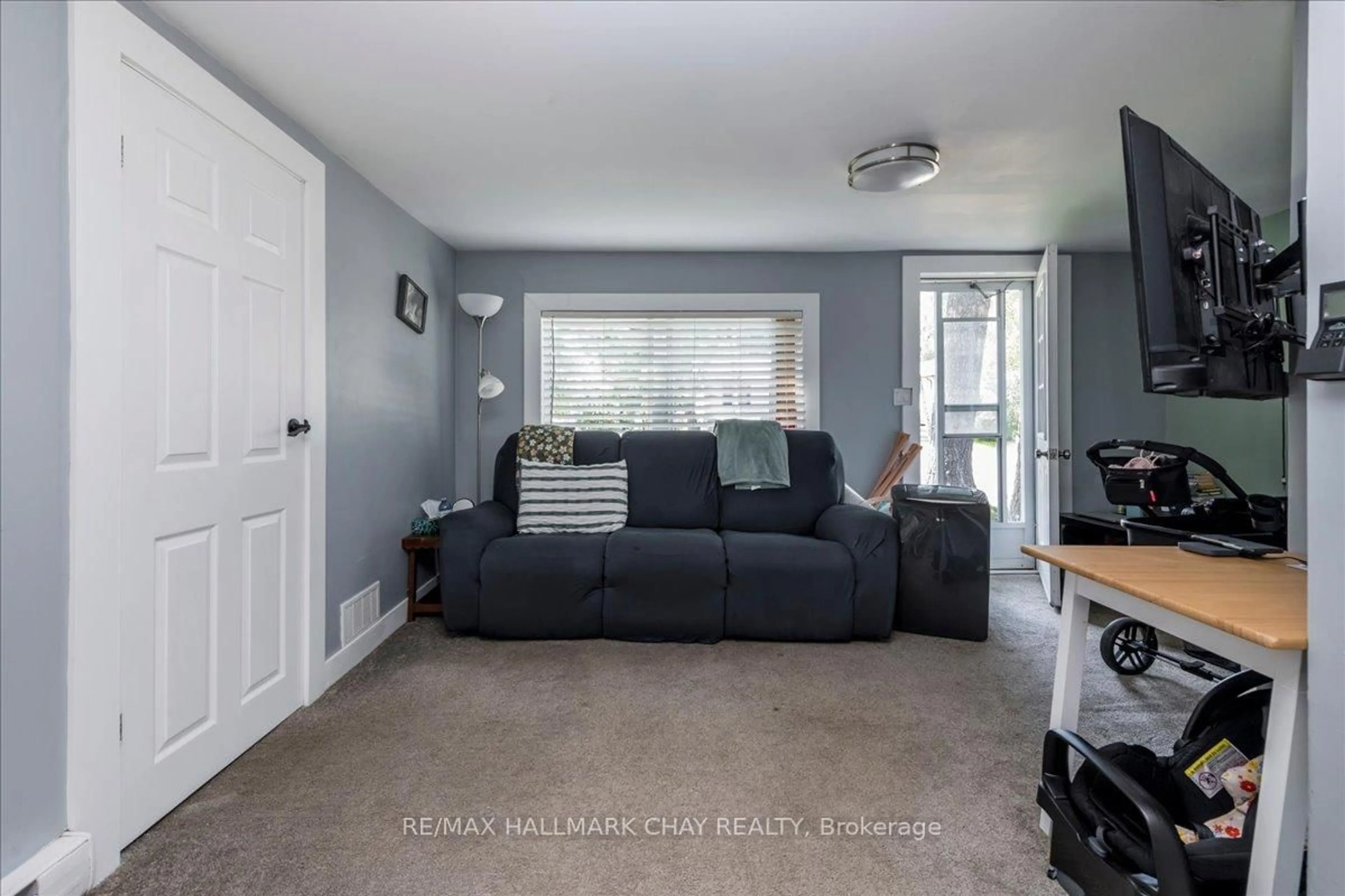 Living room with furniture, unknown for 3195 Cowan Ave, Innisfil Ontario L9S 2K2