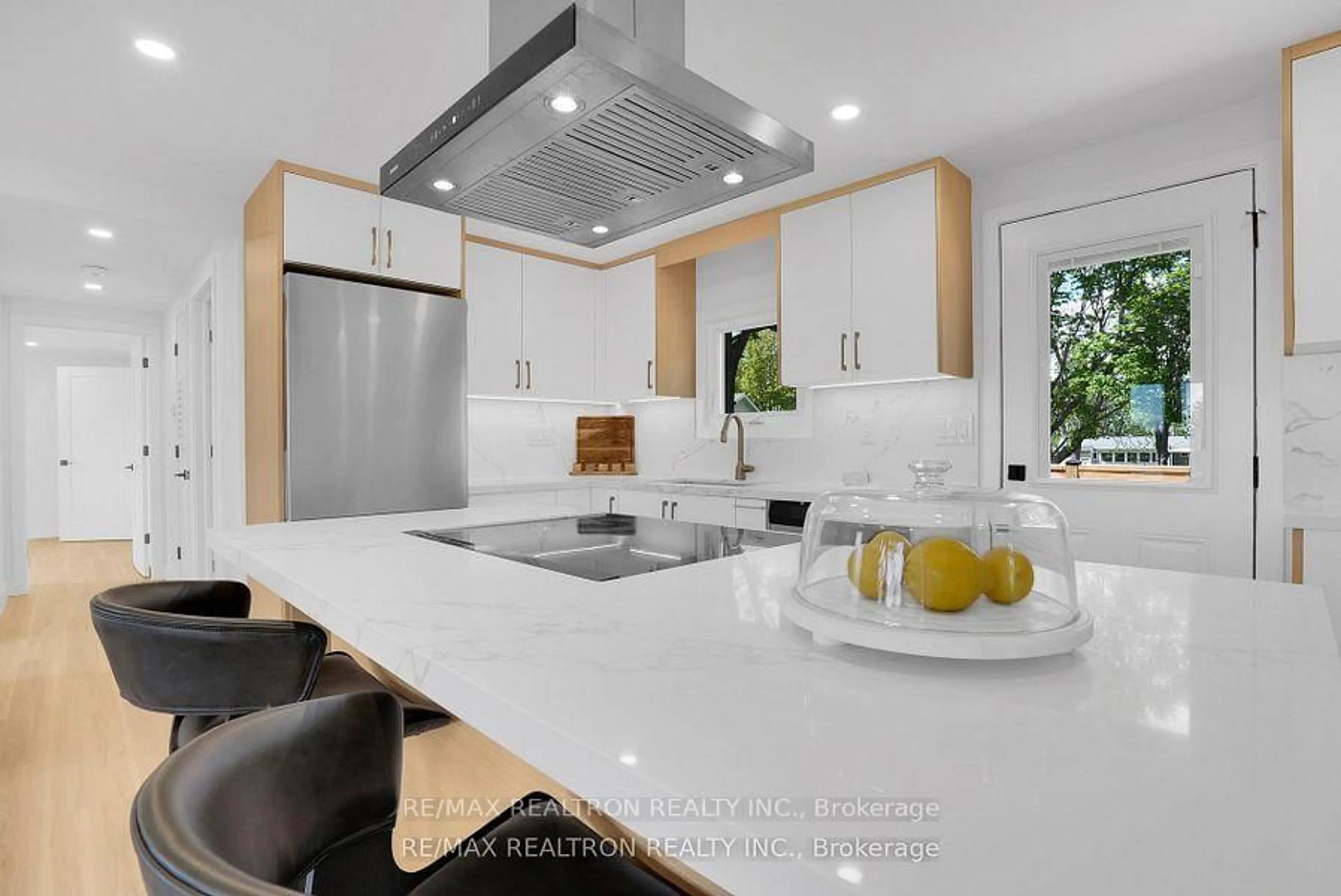 Contemporary kitchen, ceramic/tile floor for 41 Trefoil Dr, Innisfil Ontario L9S 1P7