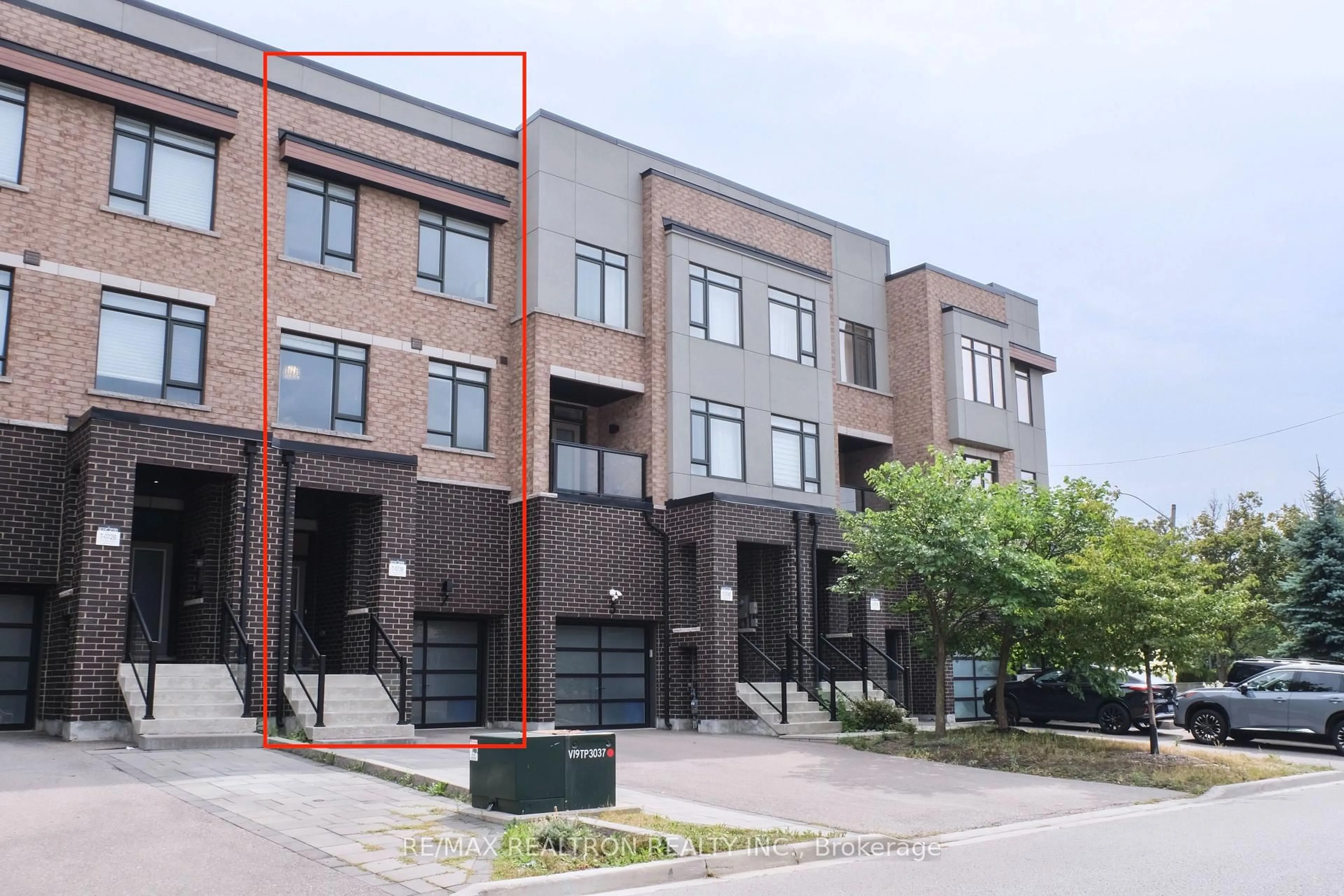 Home with brick exterior material, street for 7 Glenngarry Cres, Vaughan Ontario L6A 4Z4