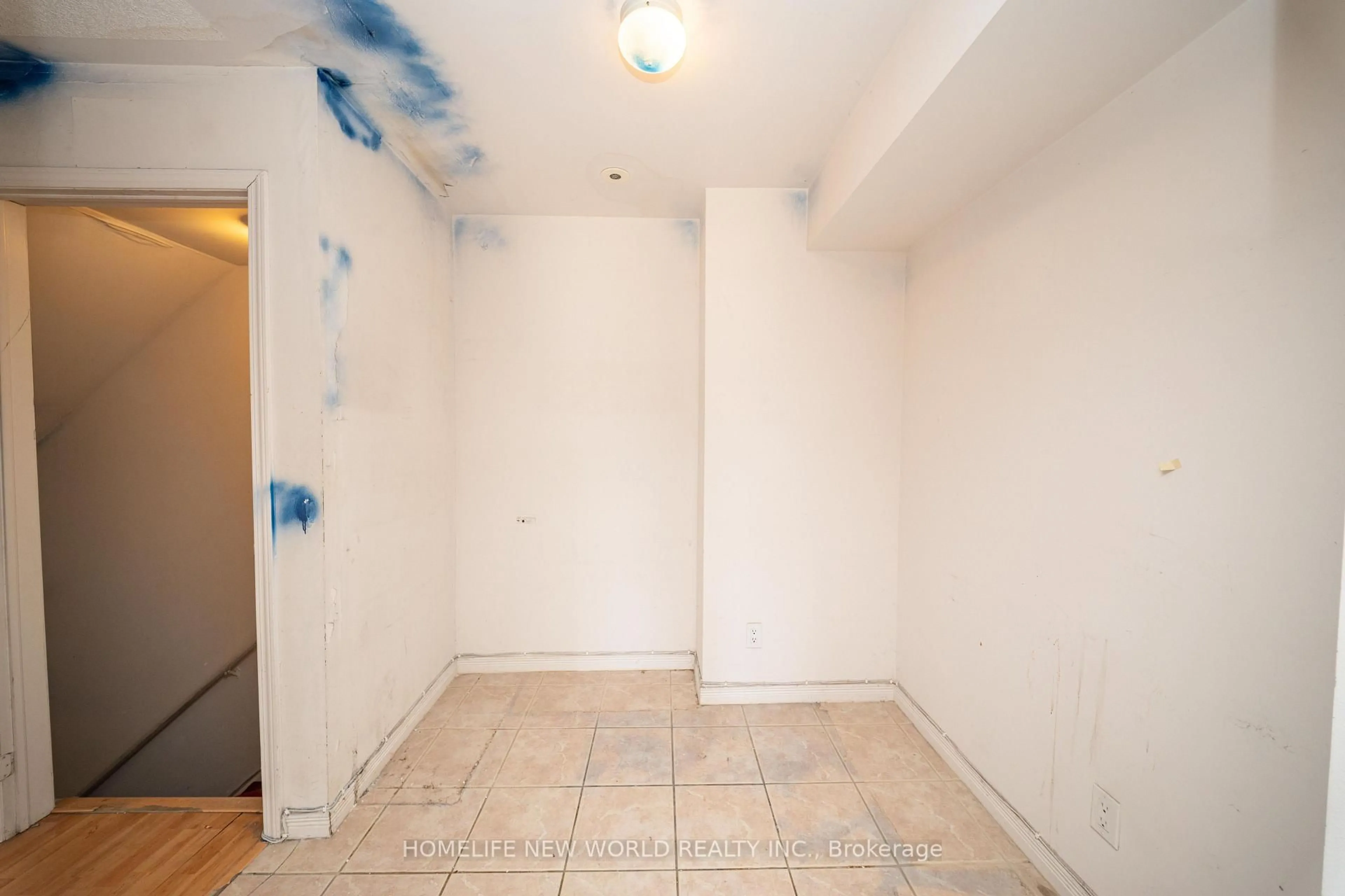 A pic of a room for 102 Faithful Way #112, Markham Ontario L3R 1A1