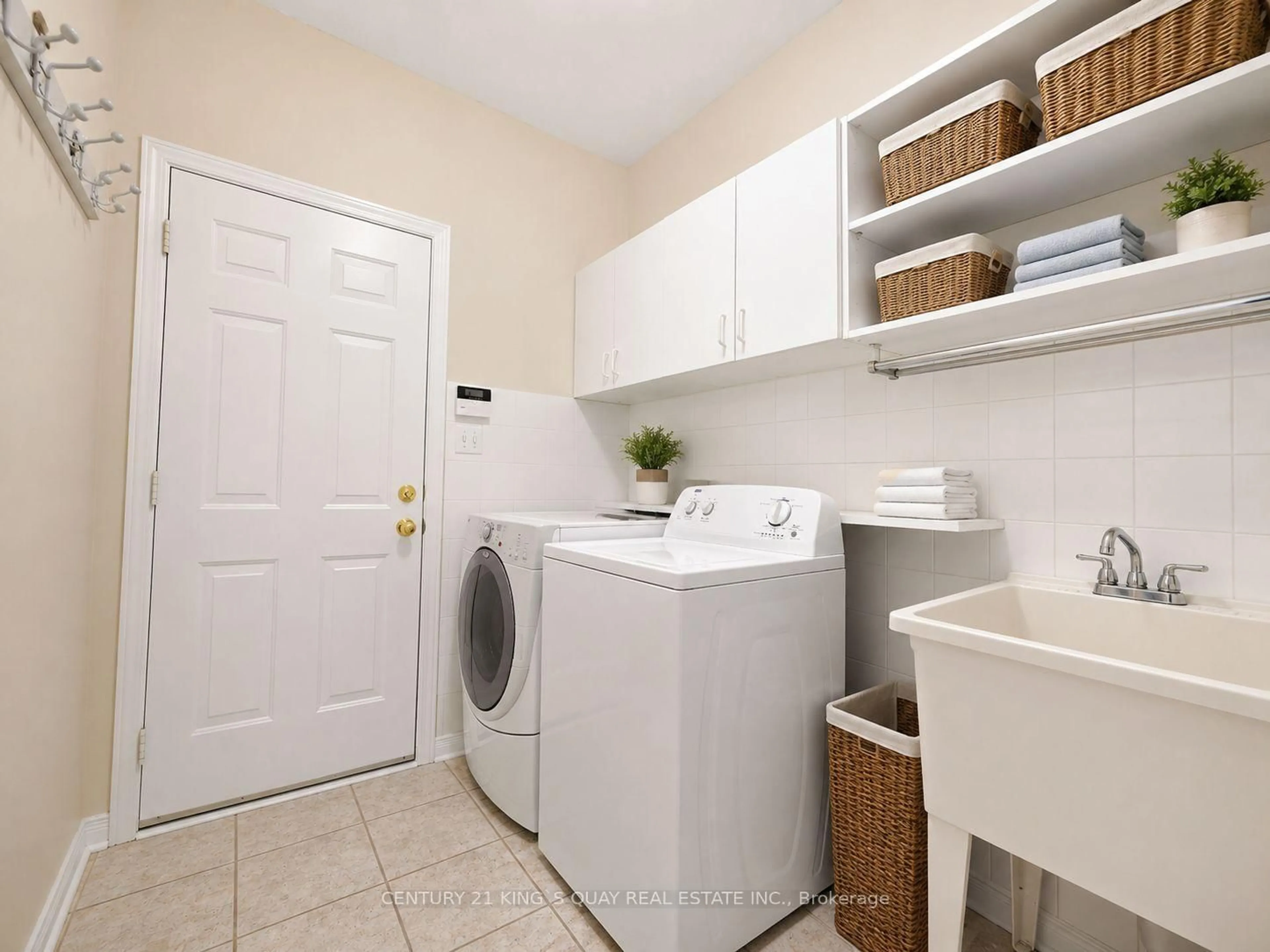 Laundry room for 16 Greengage St, Markham Ontario L6E 1X8