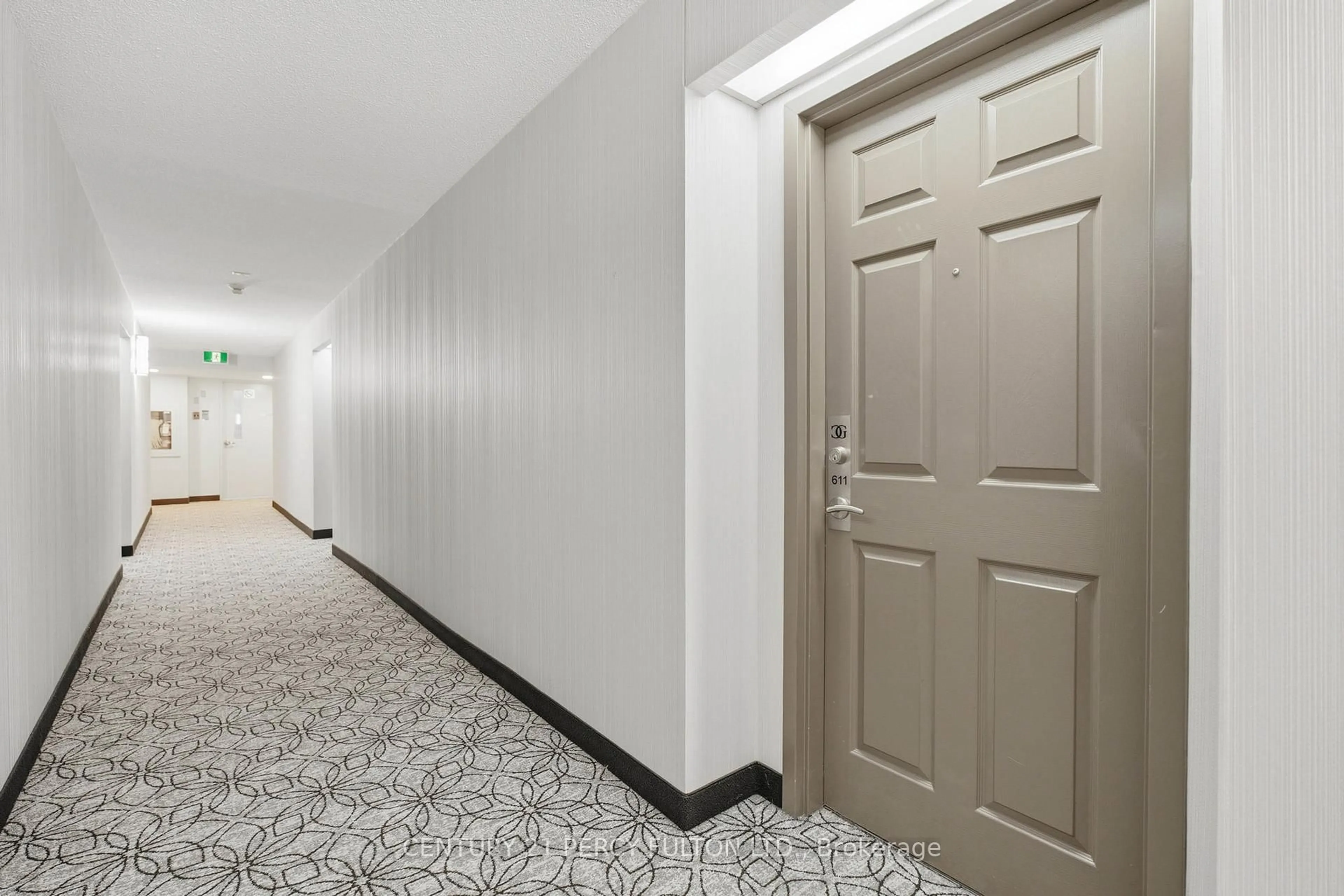 Indoor foyer for 309 Major Mackenzie Ave #611, Richmond Hill Ontario L4V 9Y5