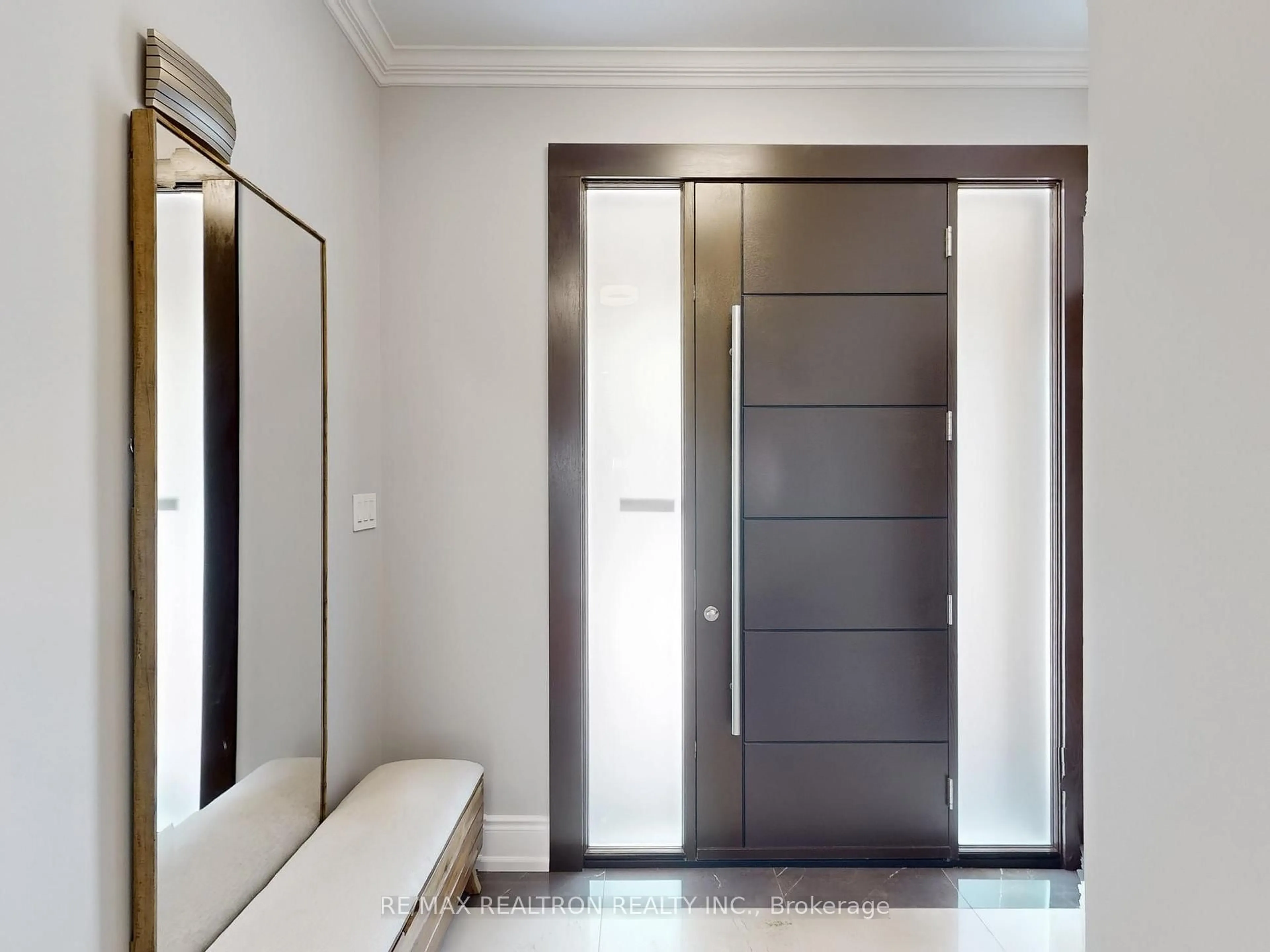 Indoor entryway for 115 Bentoak Cres, Vaughan Ontario L4J 8S8