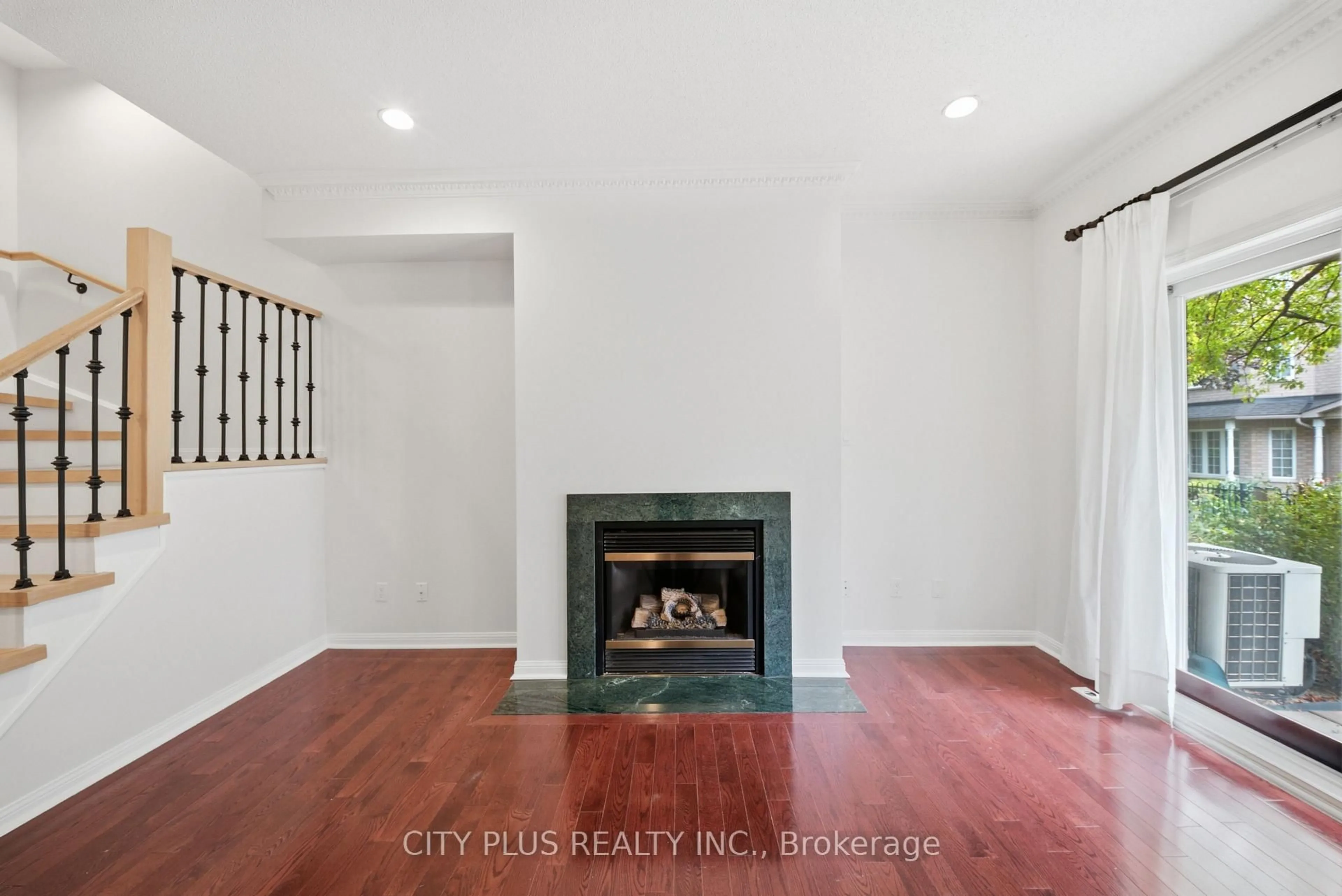Indoor entryway for 21 St. Moritz Way #3A, Markham Ontario L3R 4G4