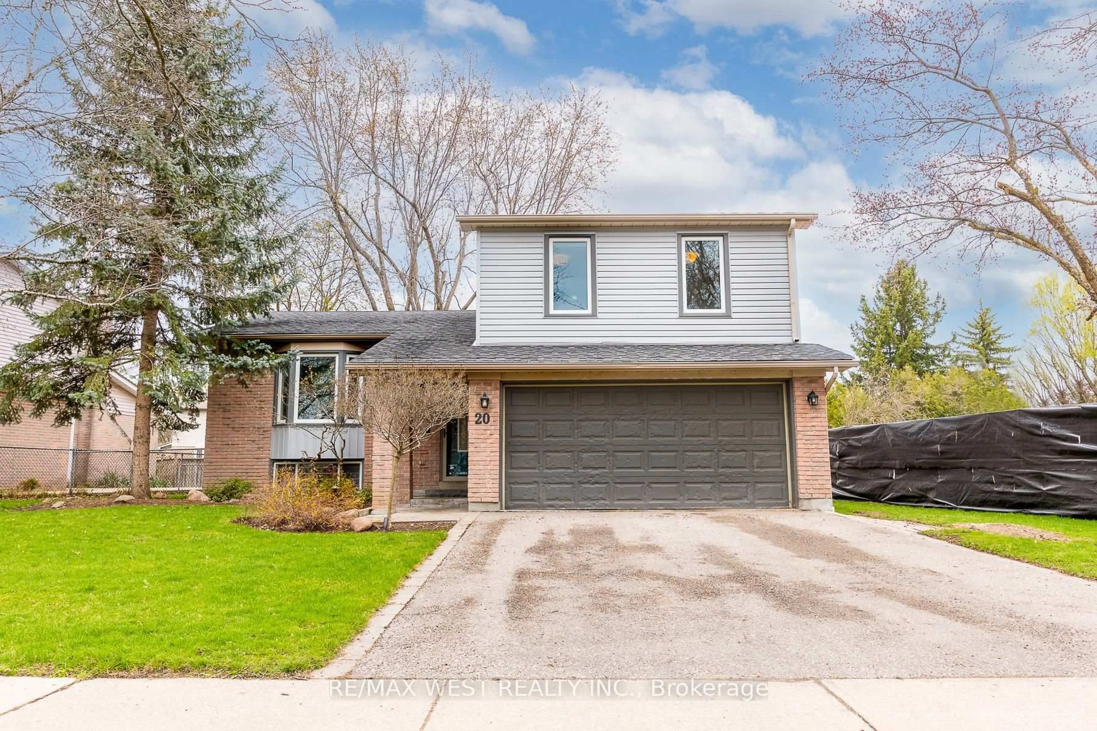 Home with brick exterior material, street for 20 Sanderson Cres, Richmond Hill Ontario L4C 5L4