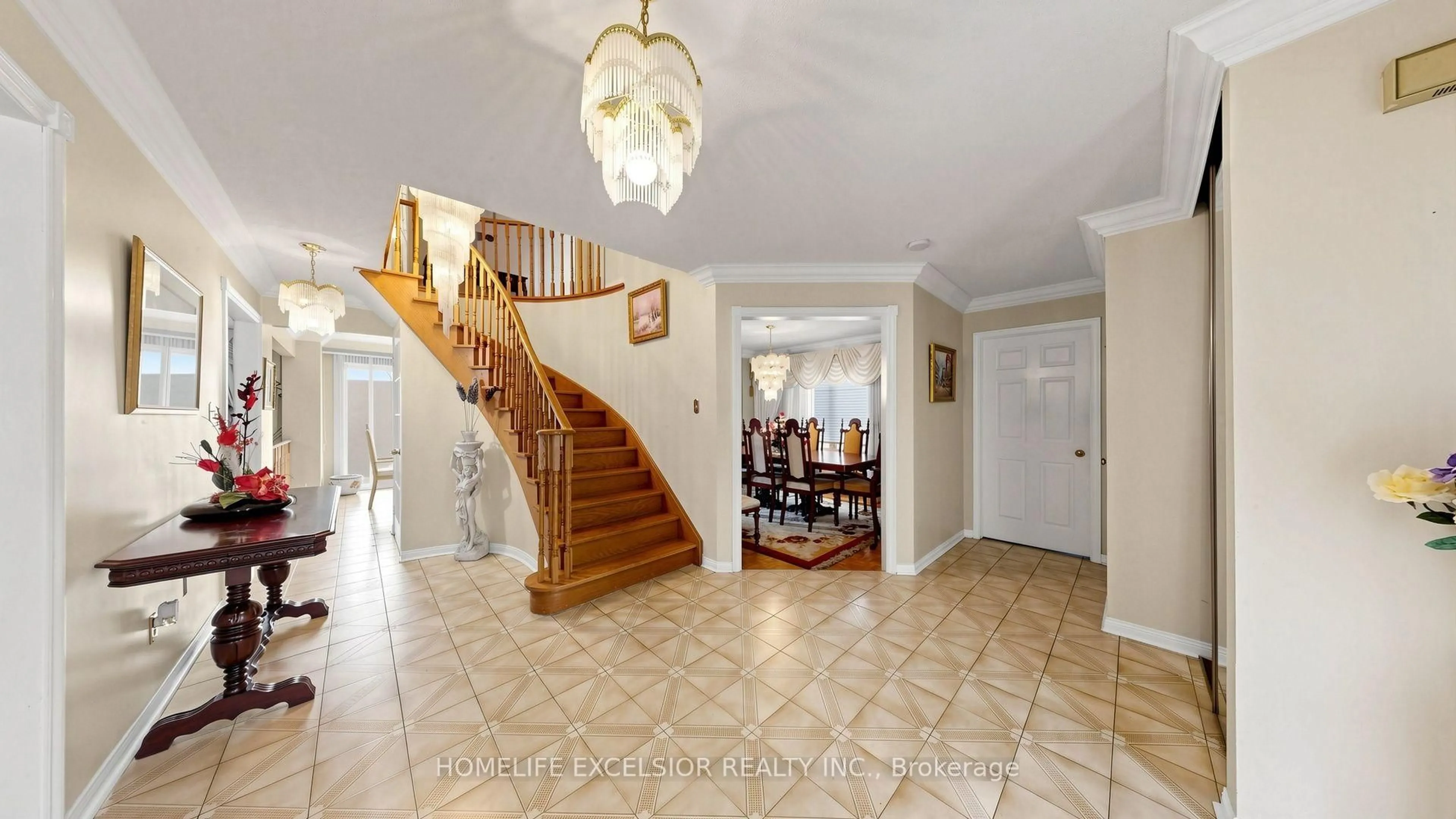 Indoor foyer for 190 Raymerville Dr, Markham Ontario L3P 6S7