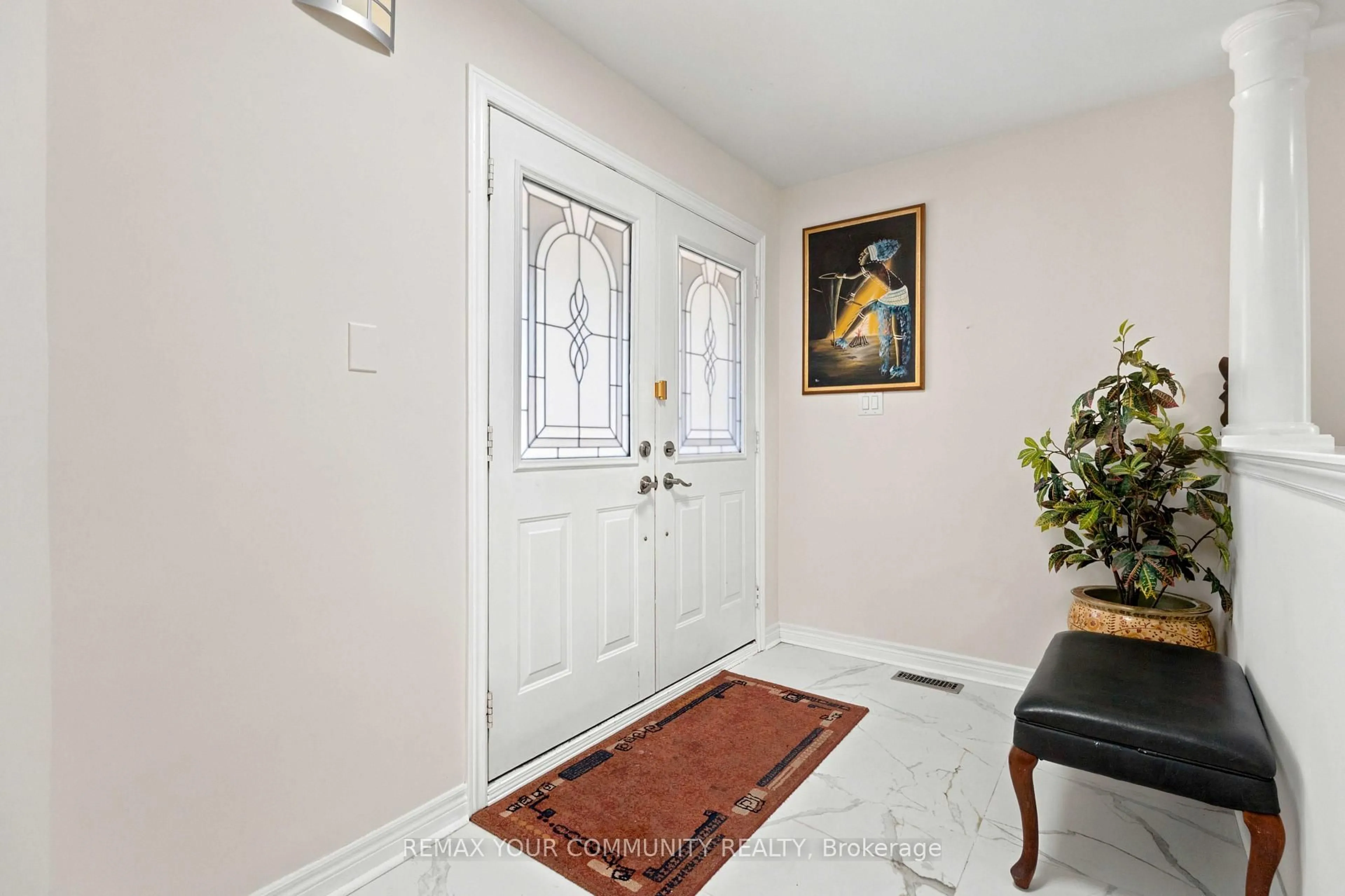 Indoor entryway for 78A Kerfoot Cres, Georgina Ontario L4P 4H2