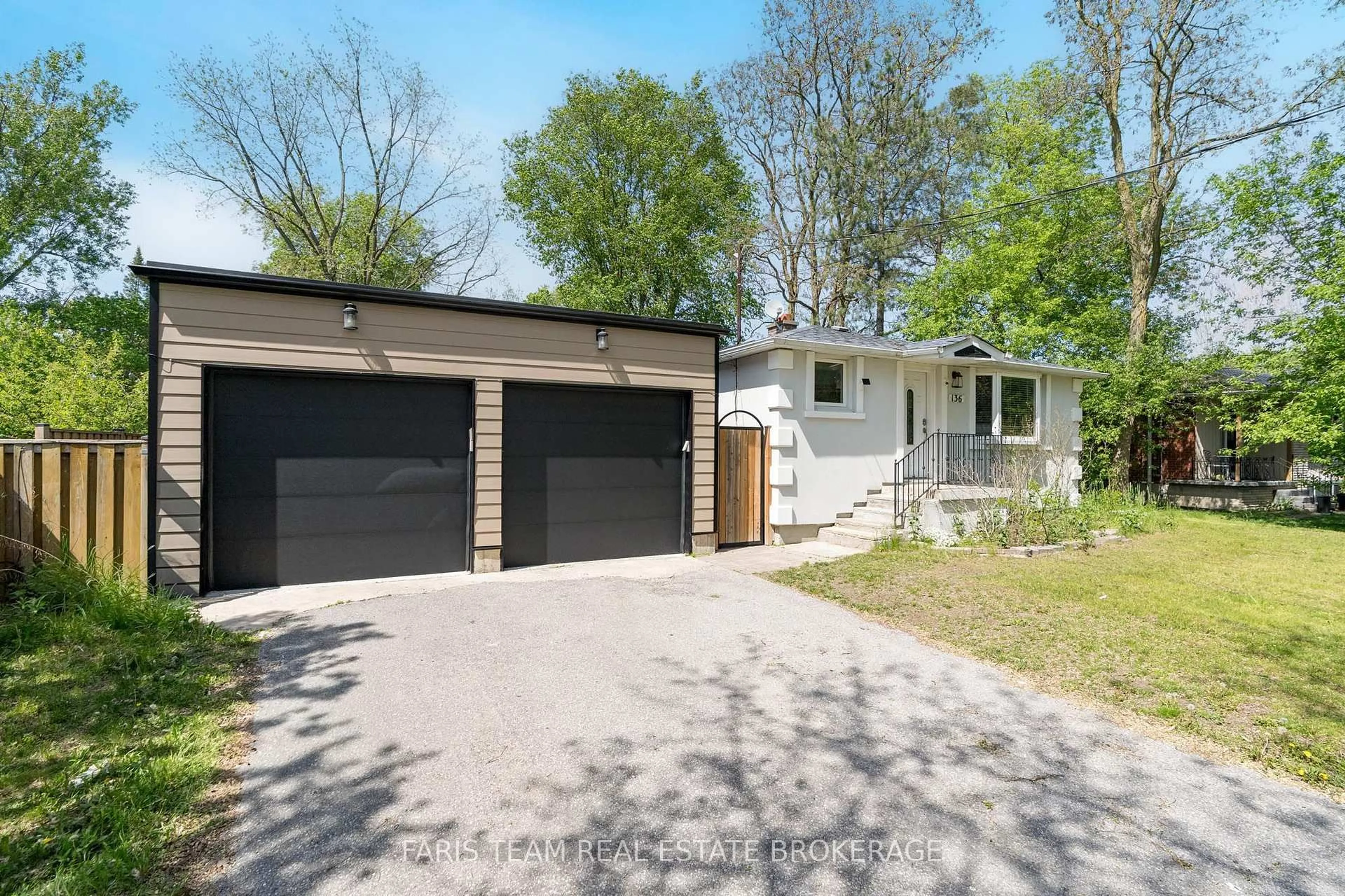 Unknown for 136 Oriole Dr, East Gwillimbury Ontario L9N 1G9