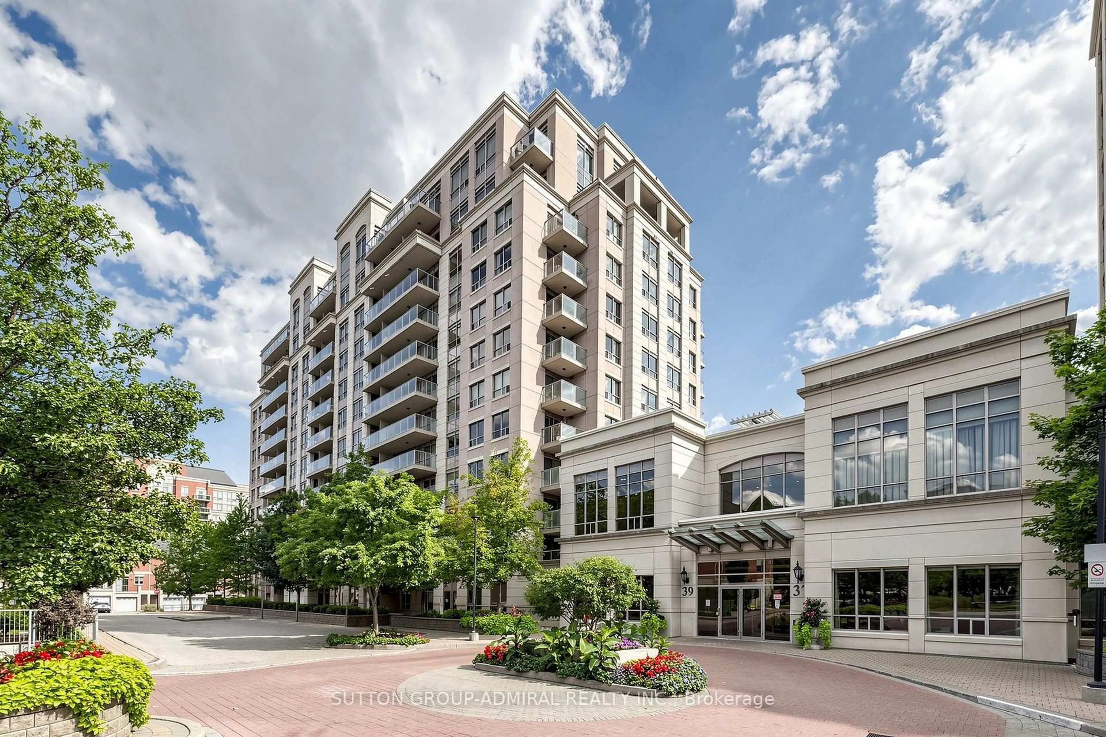 Patio, building for 39 Galleria Pkwy #210, Markham Ontario L3T 0A6