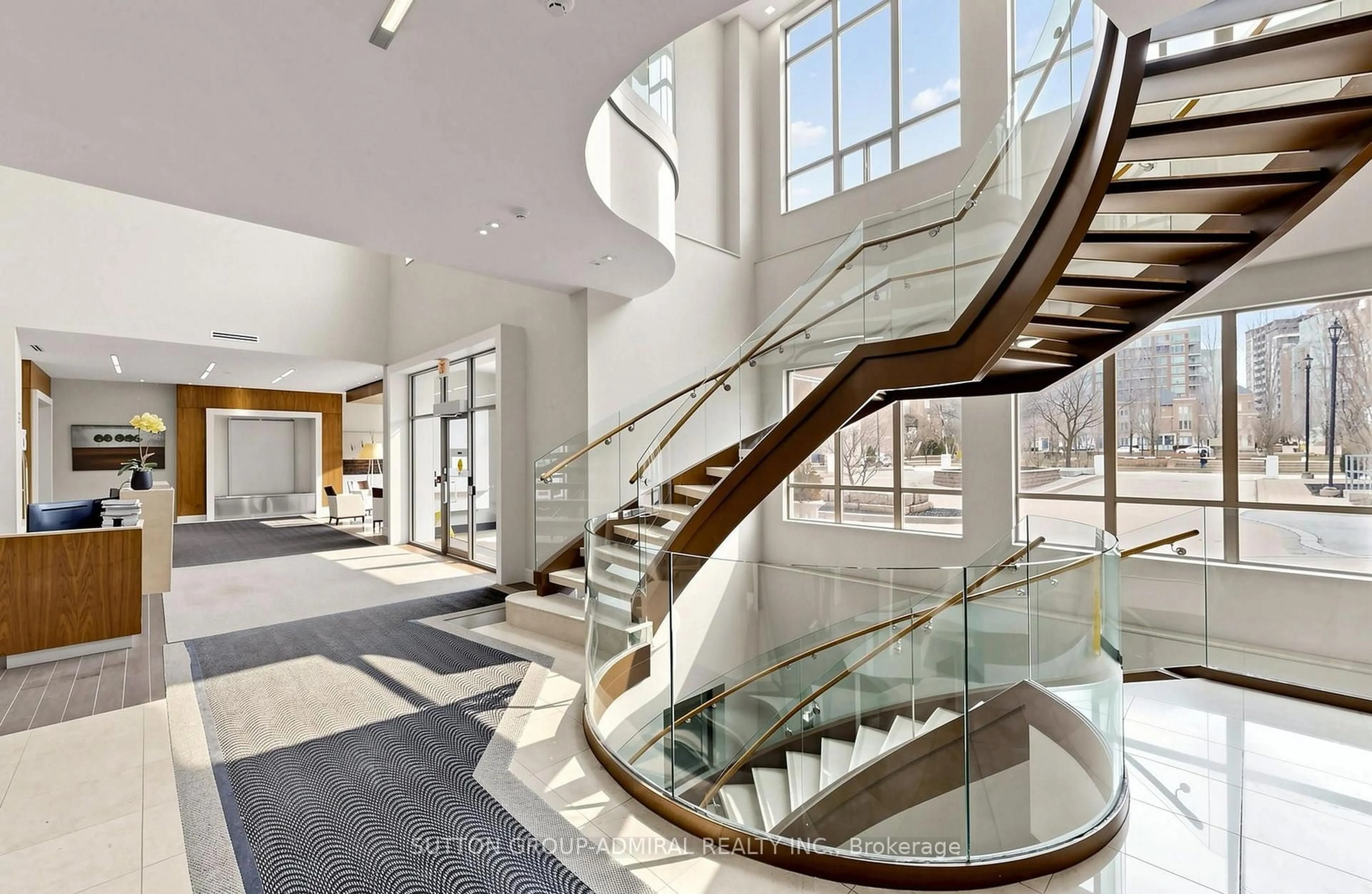 Indoor foyer for 39 Galleria Pkwy #210, Markham Ontario L3T 0A6