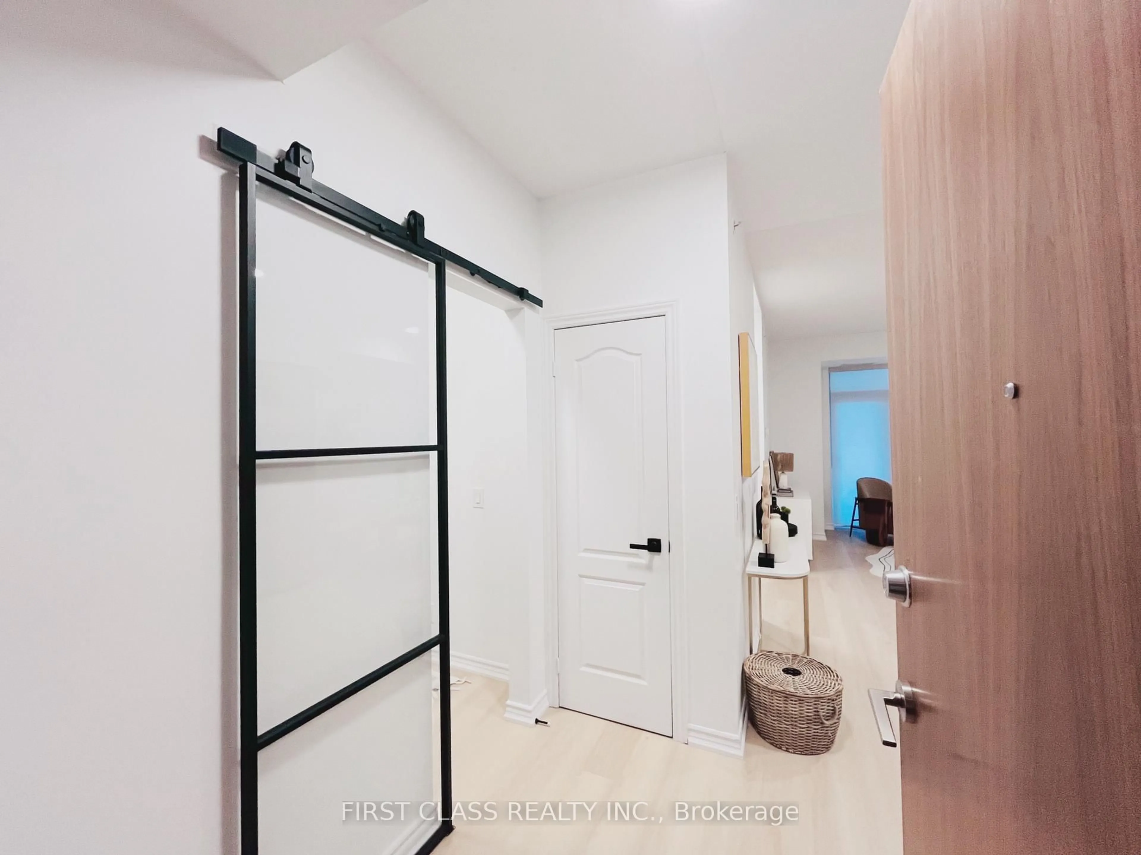 Unknown for 8323 Kennedy Rd #220, Markham Ontario L3R 5W7