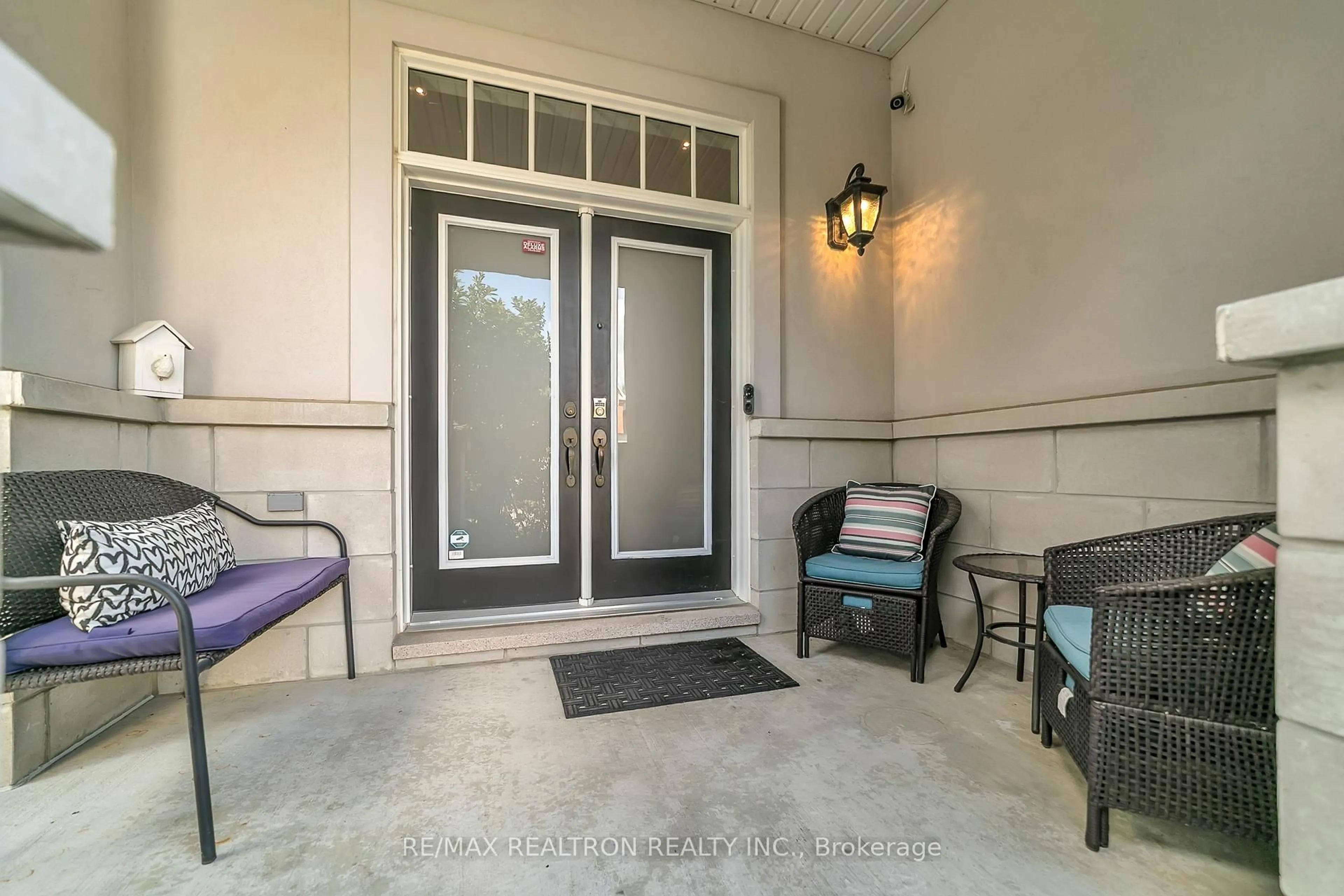 Indoor entryway for 20 Rock Elm Crt, Vaughan Ontario L6A 4C2