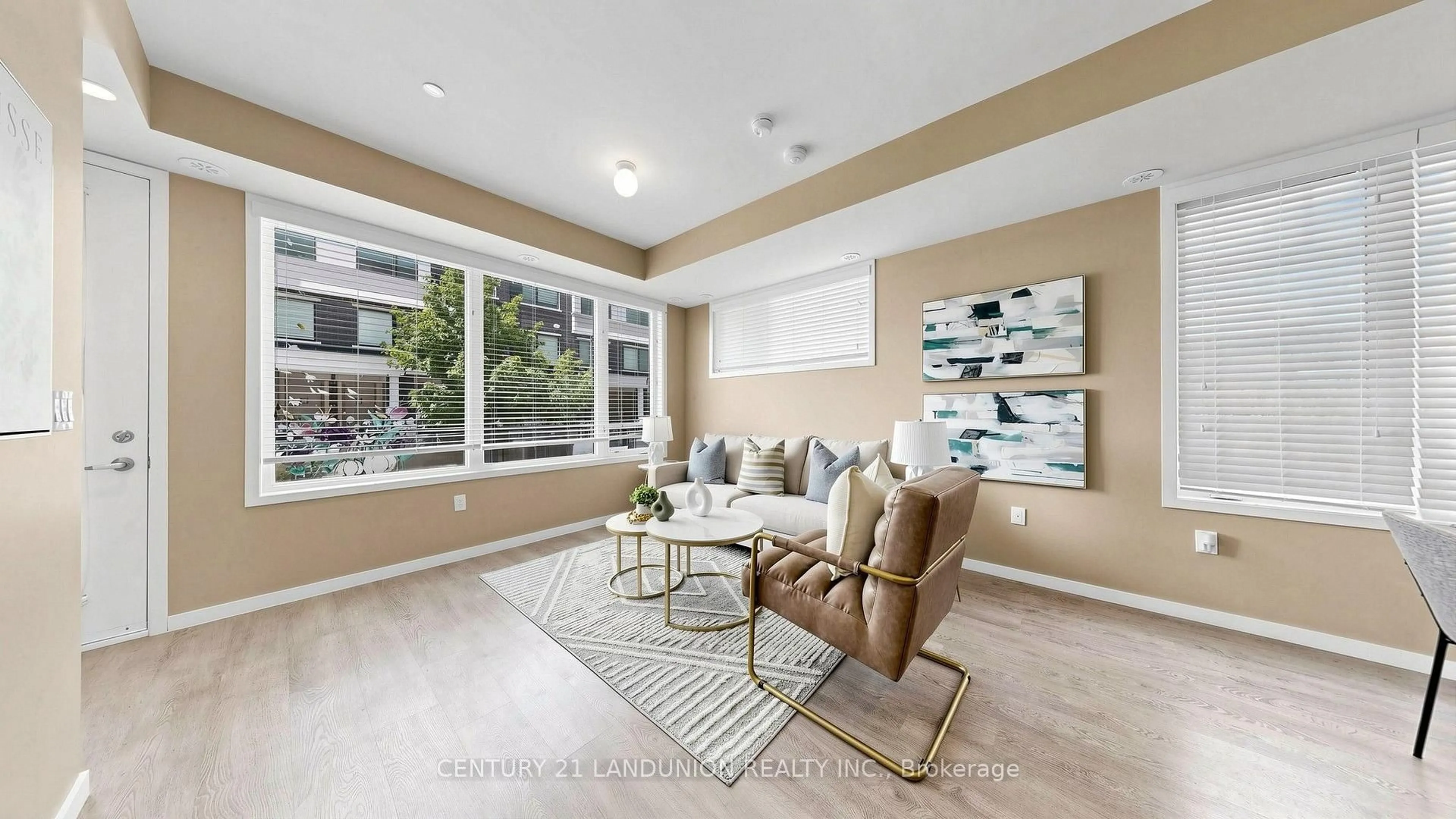 Living room with furniture, unknown for 600 Alex Gardner Circ, Aurora Ontario L4G 3G5
