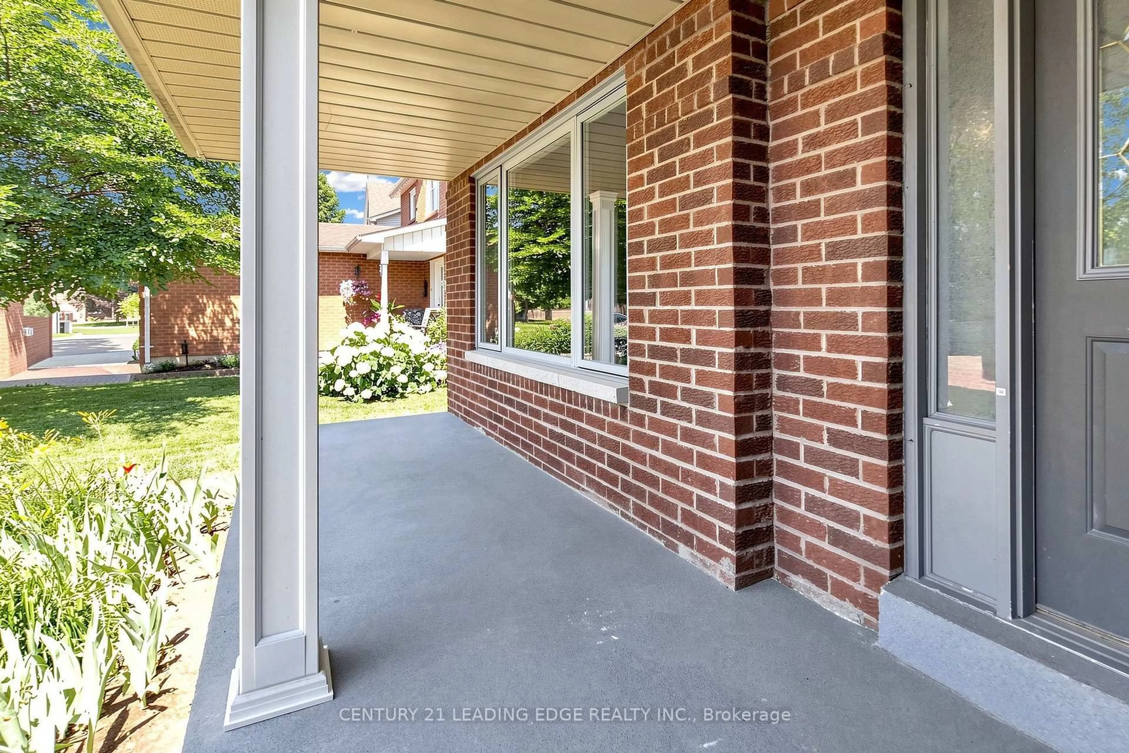 Home with brick exterior material, street for 153 Natanya Blvd, Georgina Ontario L4P 3N2