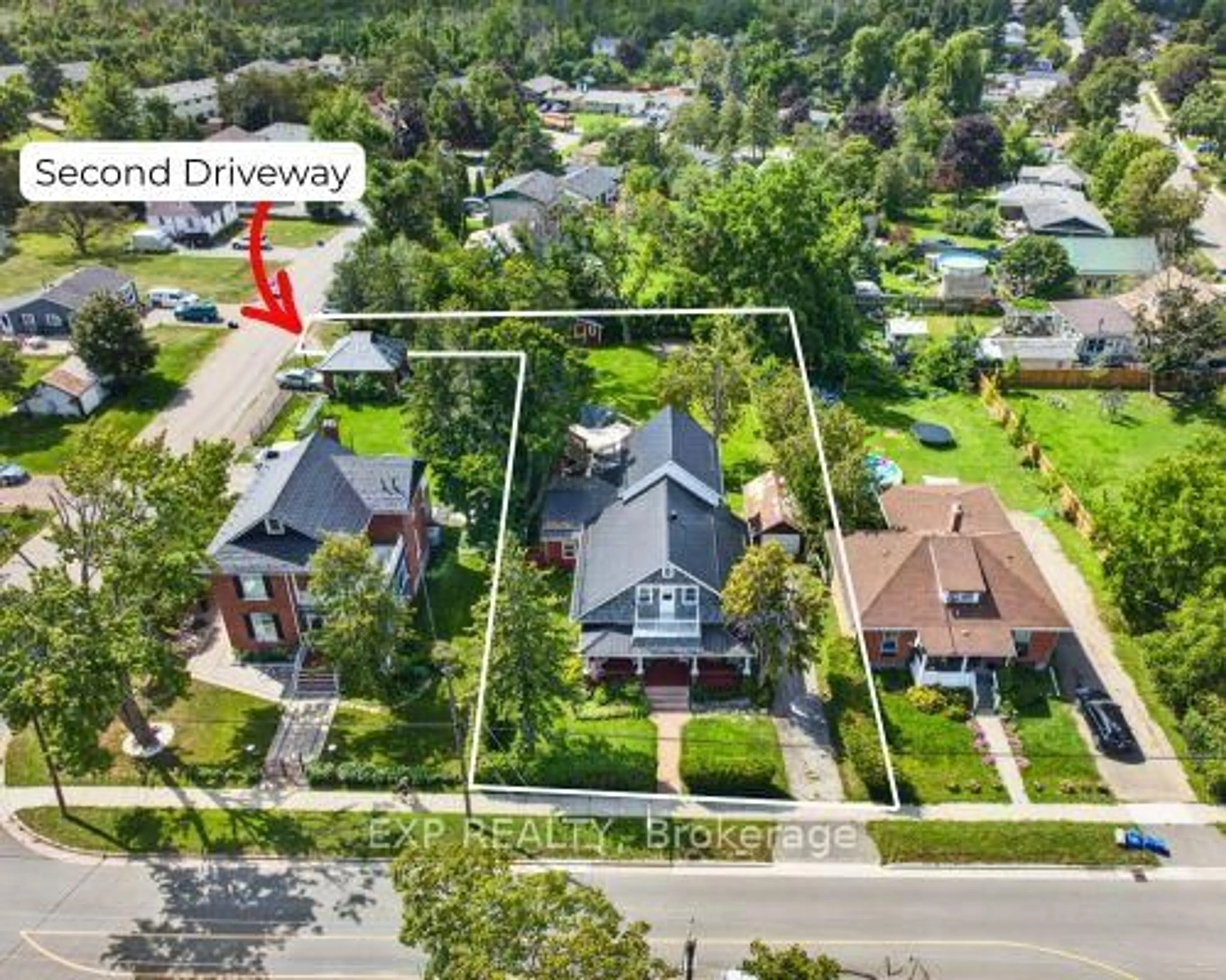A pic from outside/outdoor area/front of a property/back of a property/a pic from drone, street for 414 Osborne St, Brock Ontario L0K 1A0