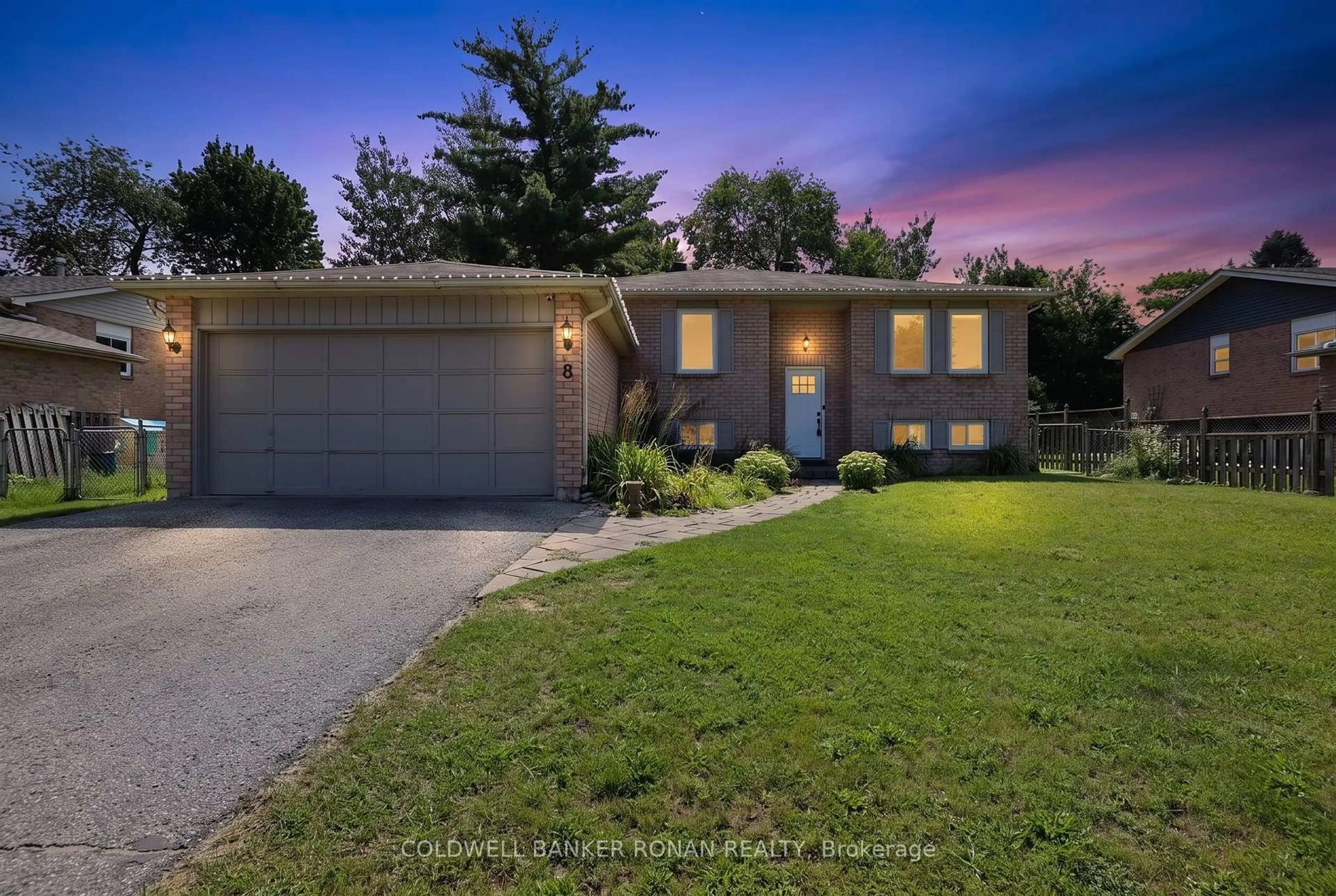 Unknown for 8 McCarthy Cres, Essa Ontario L0M 1B3