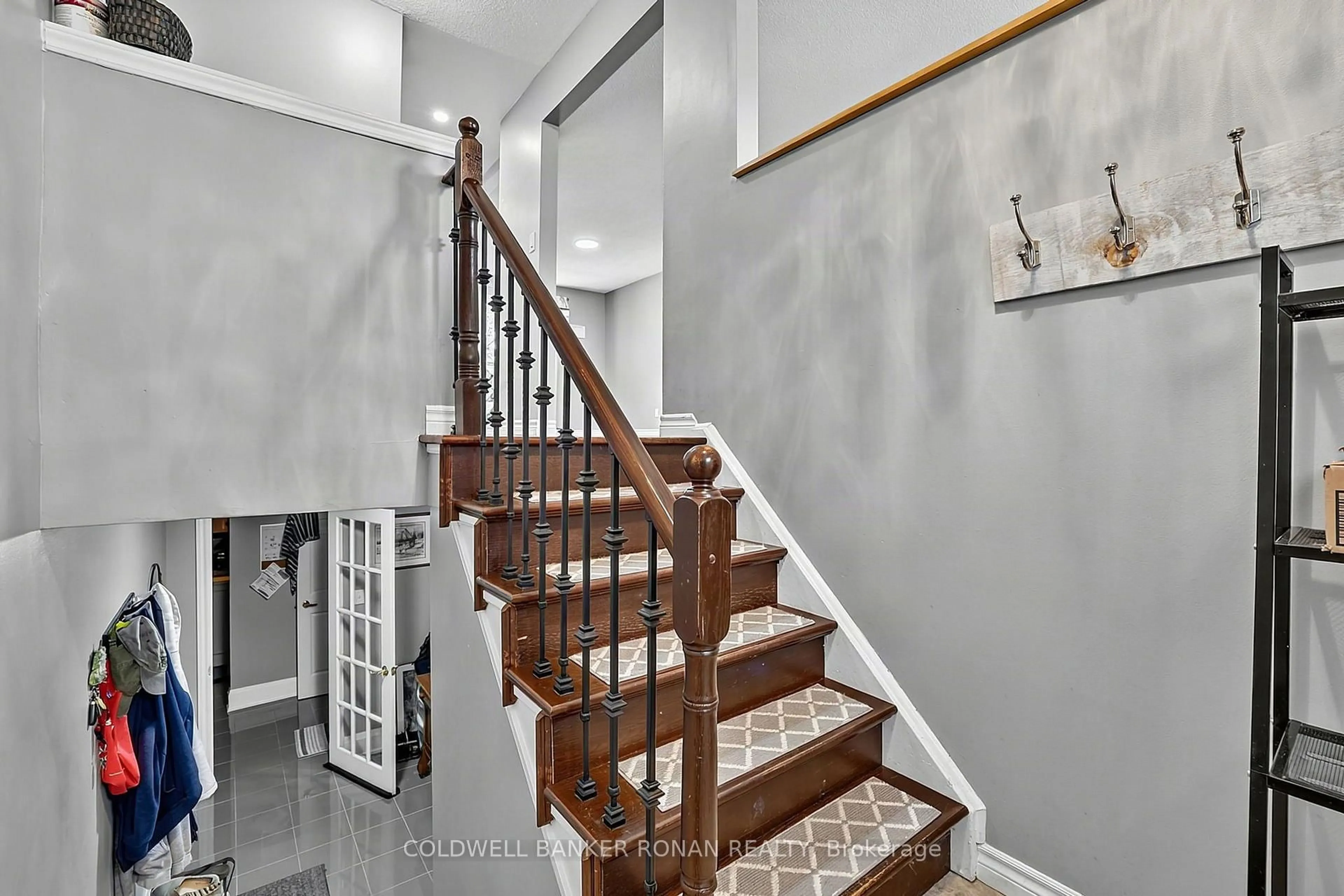 Stairs for 8 McCarthy Cres, Essa Ontario L0M 1B3