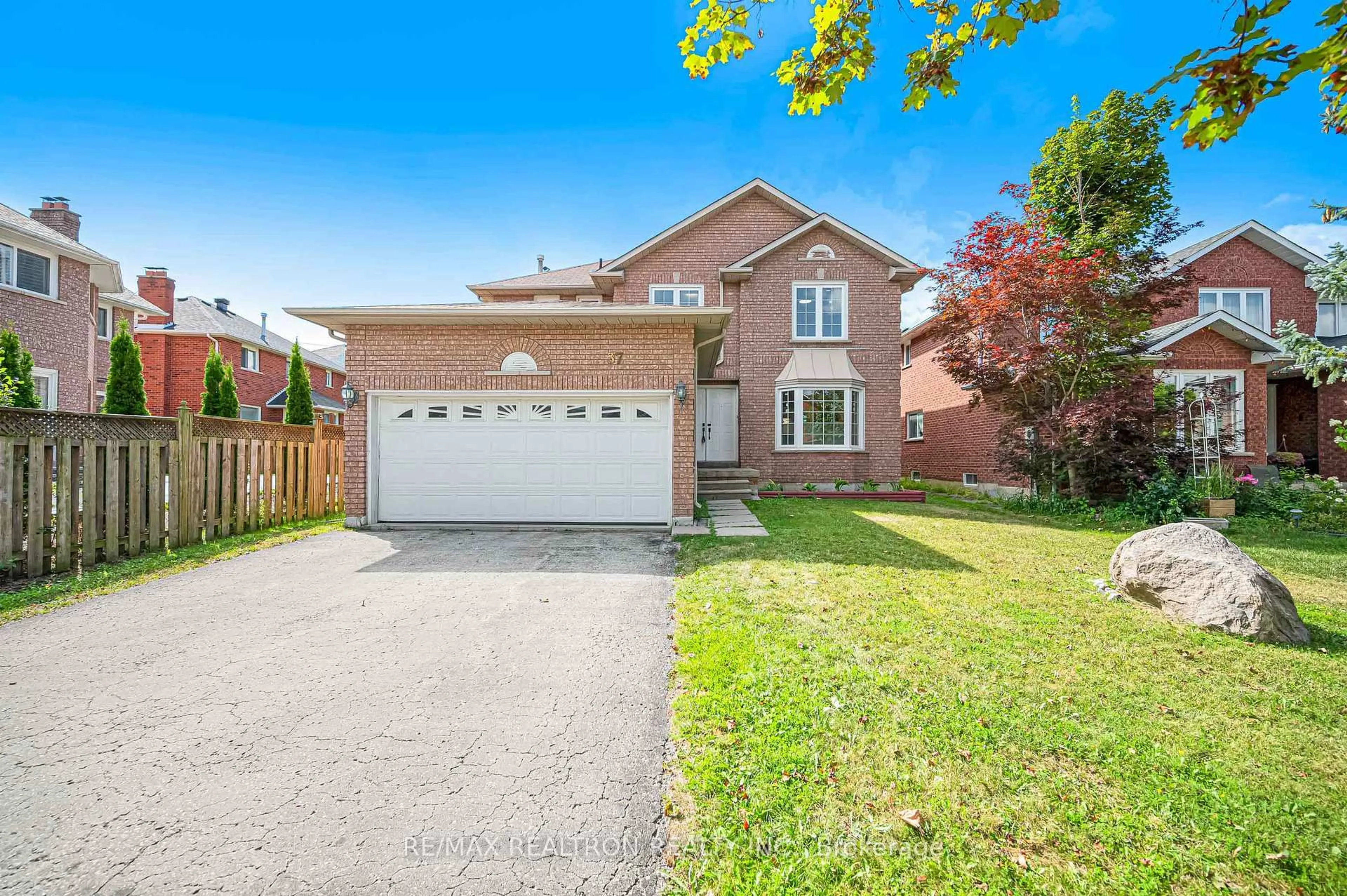 Home with brick exterior material, street for 37 Dumaurier Cres, Richmond Hill Ontario L4S 1G6