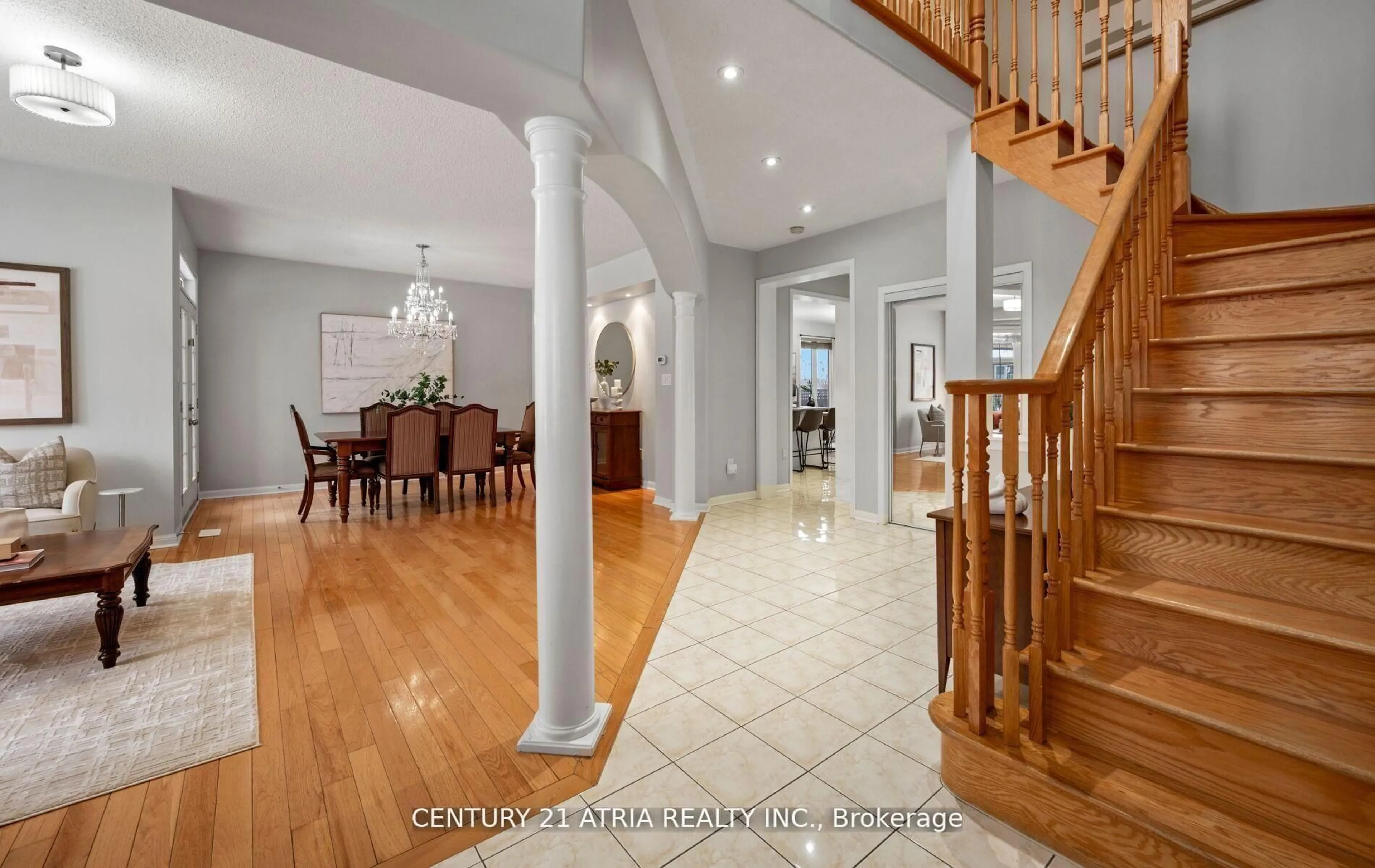 Indoor foyer for 16 Peony St, Markham Ontario L6B 1K9