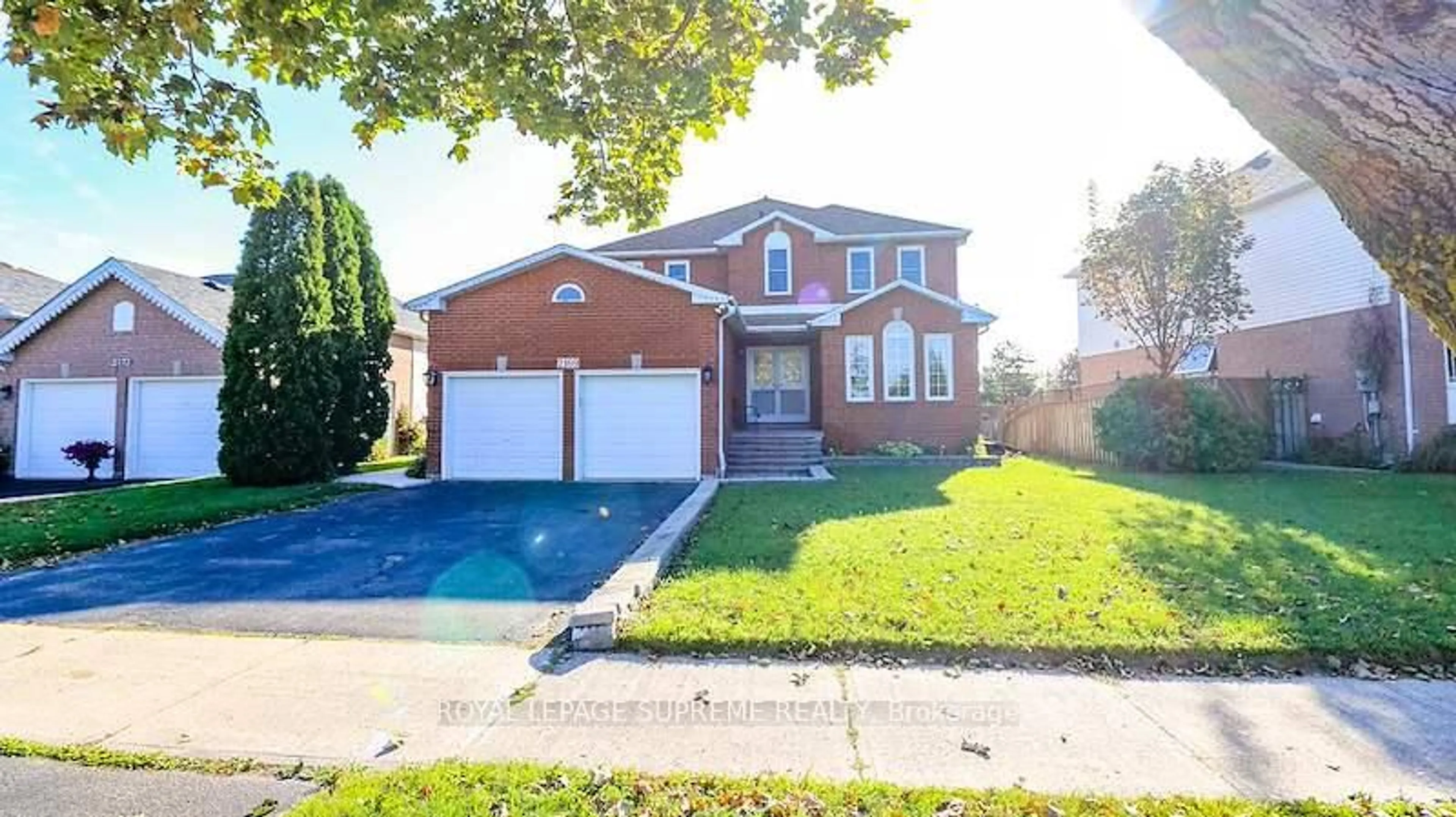 Home with brick exterior material, street for 2169 Jans Blvd, Innisfil Ontario L9S 1Y4