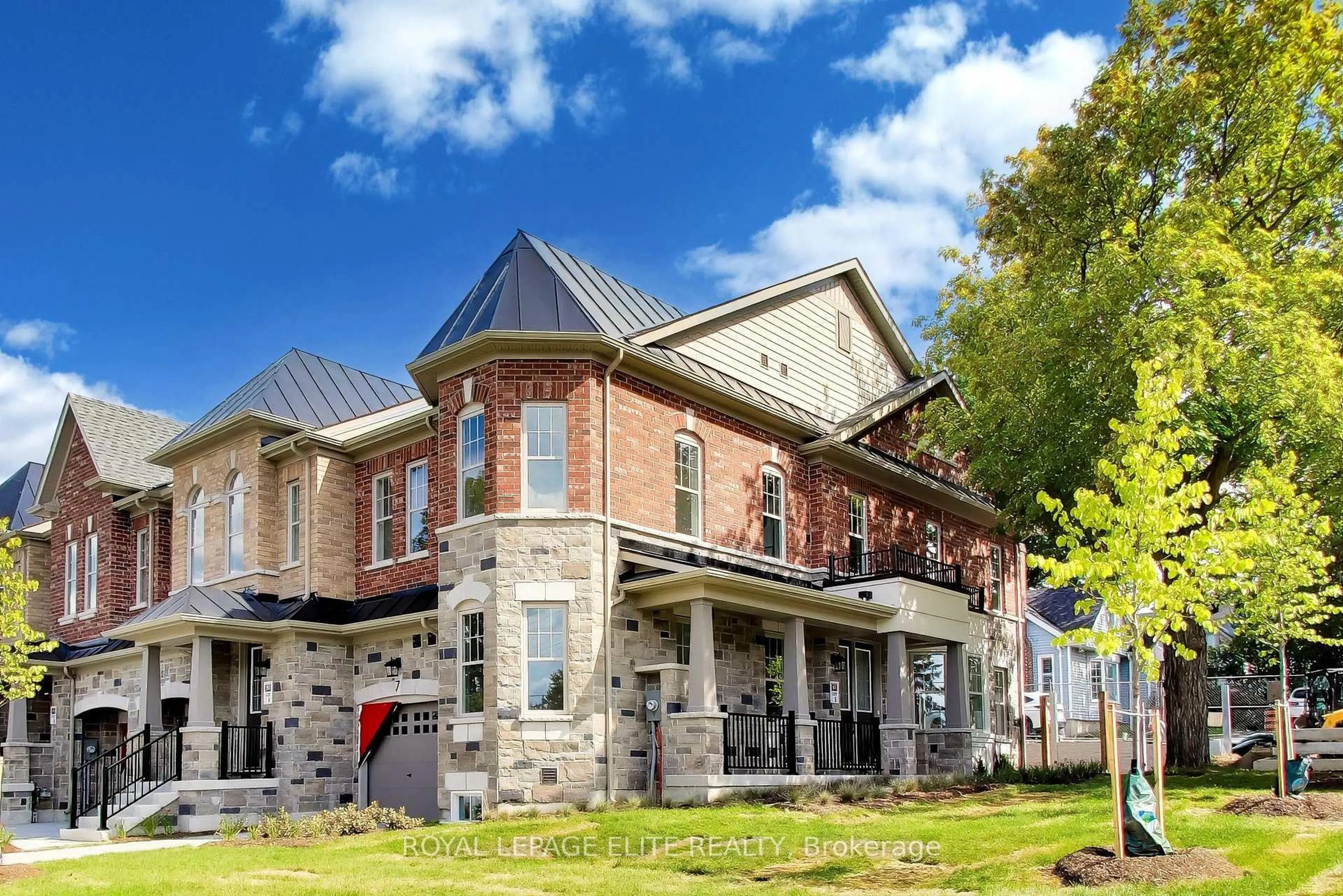 Home with brick exterior material, building for 7 Dennison St, King Ontario L7B 1G2