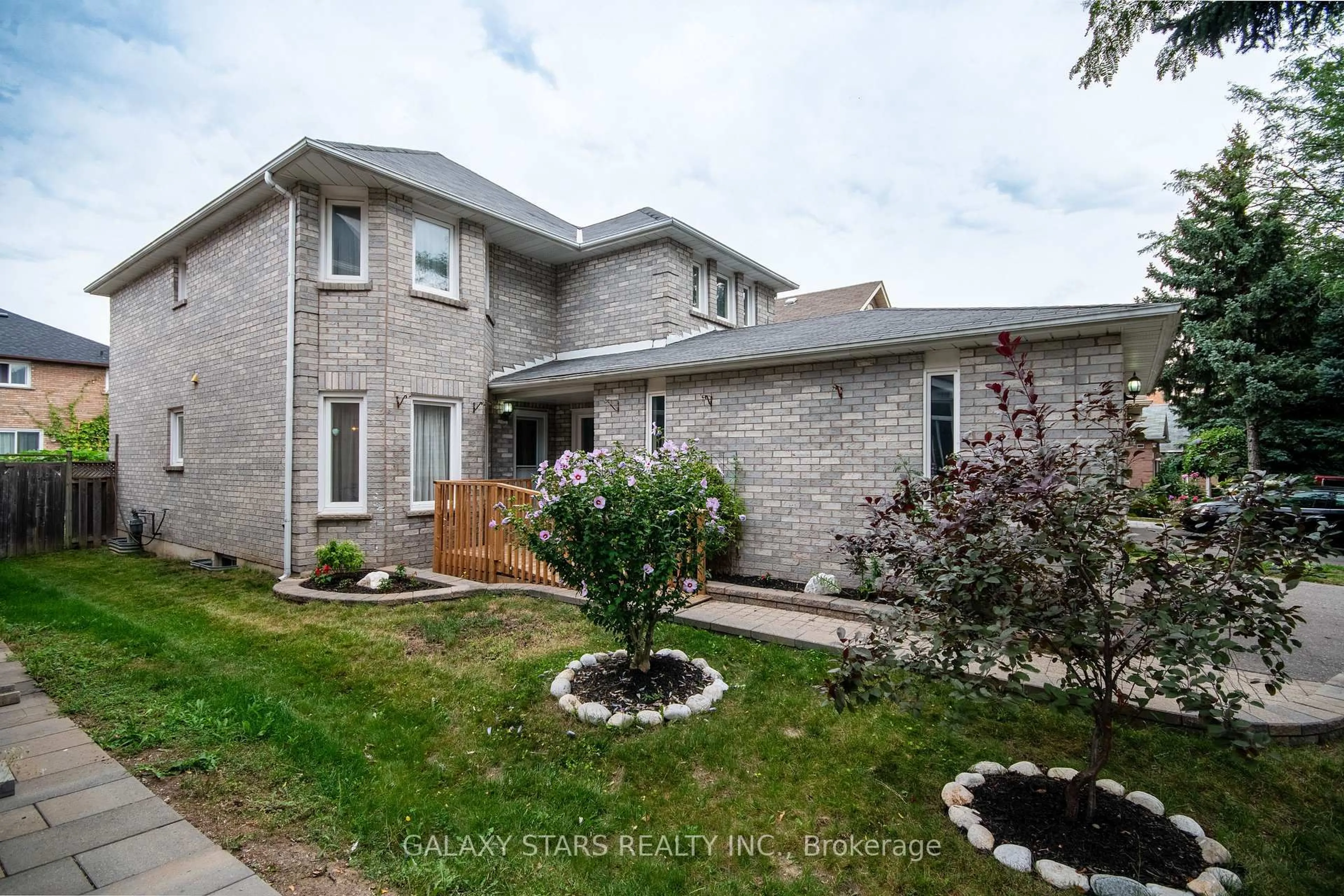 Home with brick exterior material, street for 28 Claircrest Rd, Markham Ontario L3S 2S5