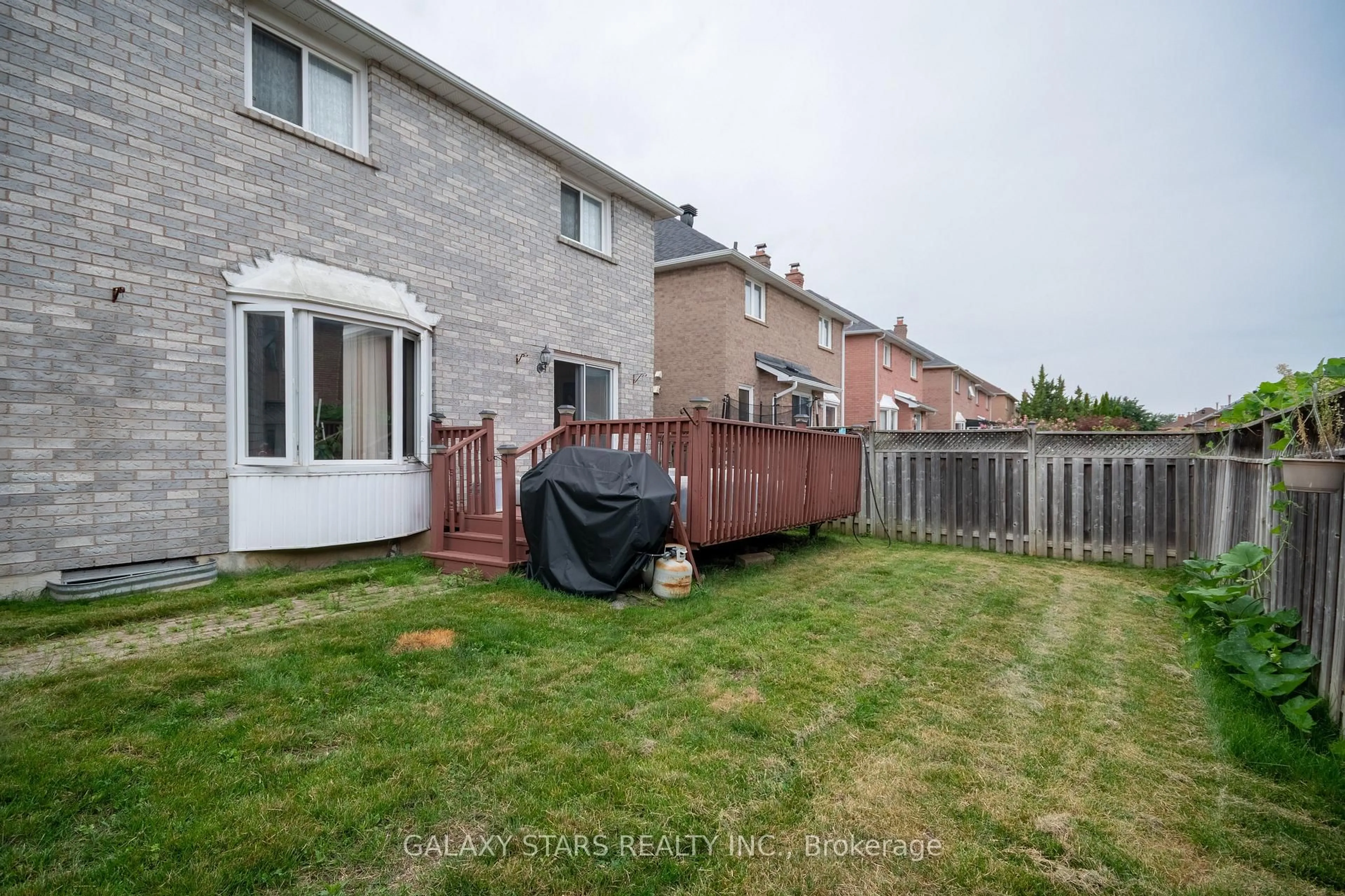 Patio, street for 28 Claircrest Rd, Markham Ontario L3S 2S5