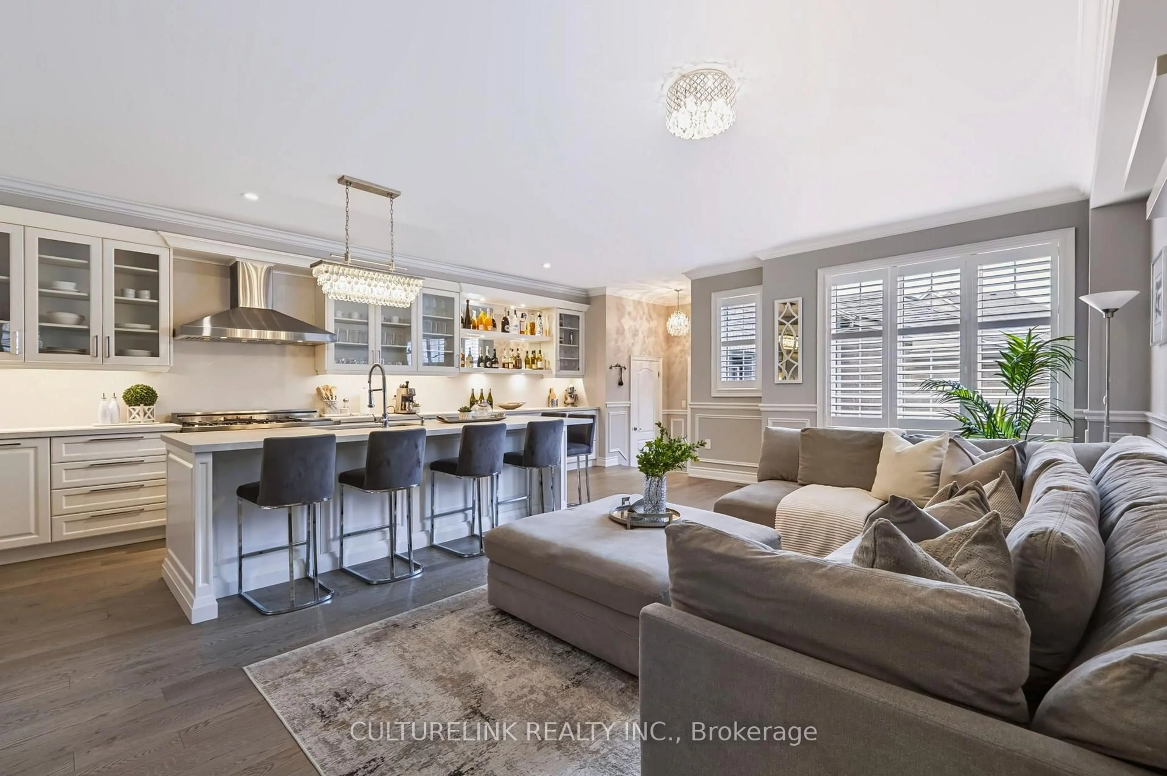 Open concept kitchen, unknown for 89 Sharonview Cres, East Gwillimbury Ontario L9N 0S5
