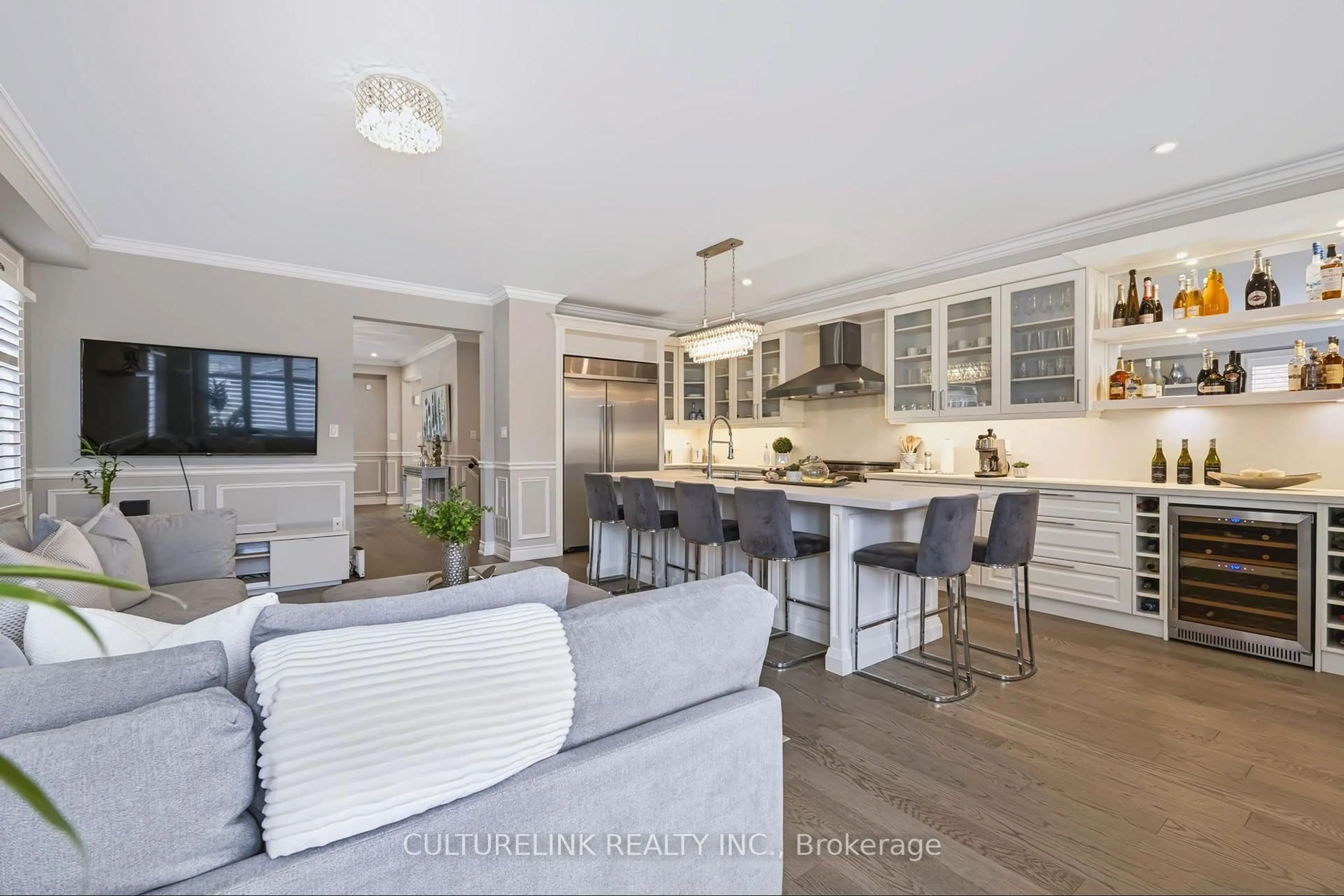 Open concept kitchen, unknown for 89 Sharonview Cres, East Gwillimbury Ontario L9N 0S5