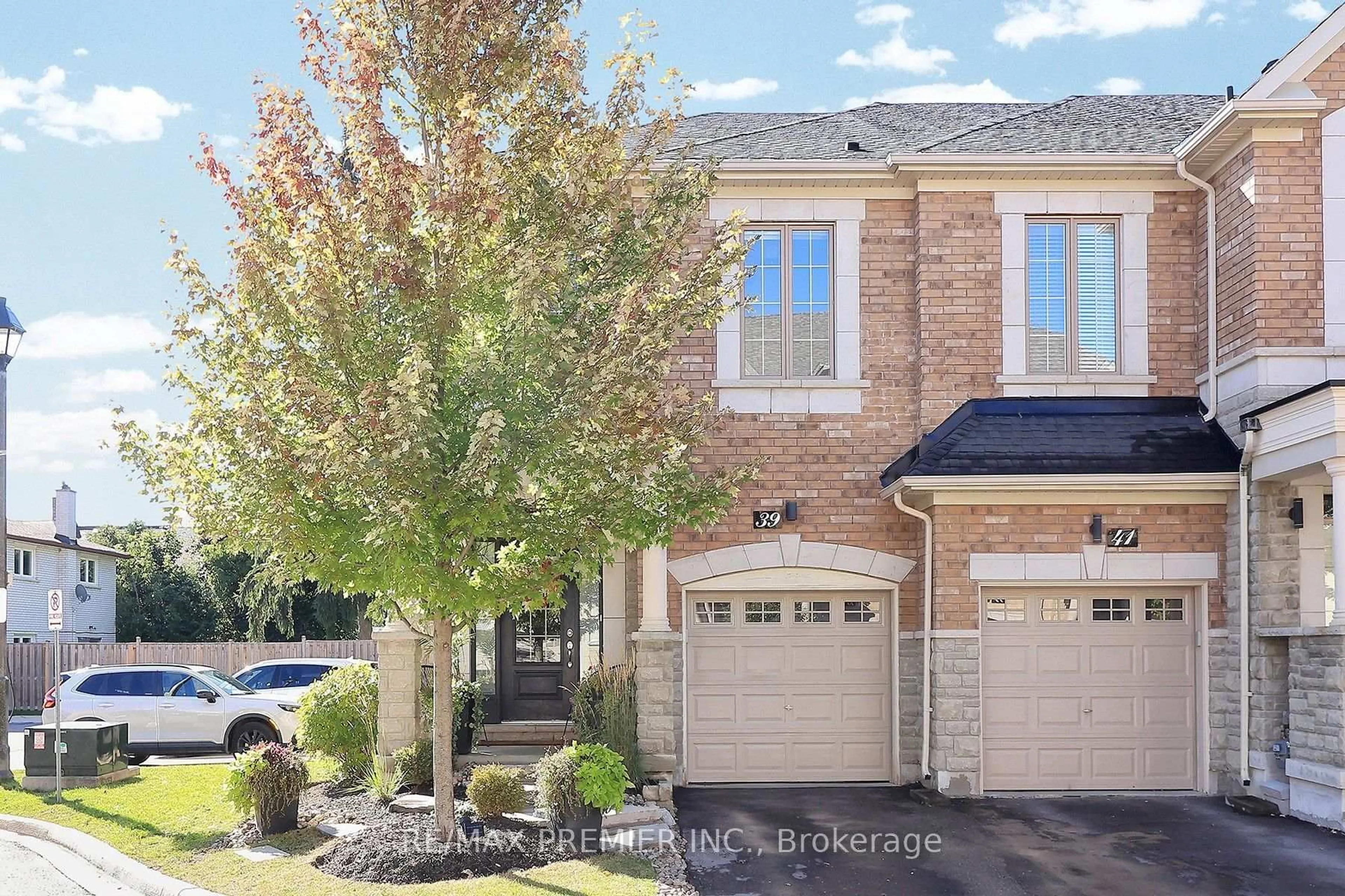 Home with brick exterior material, street for 39 Caliber Crt, King Ontario L0G 1N0