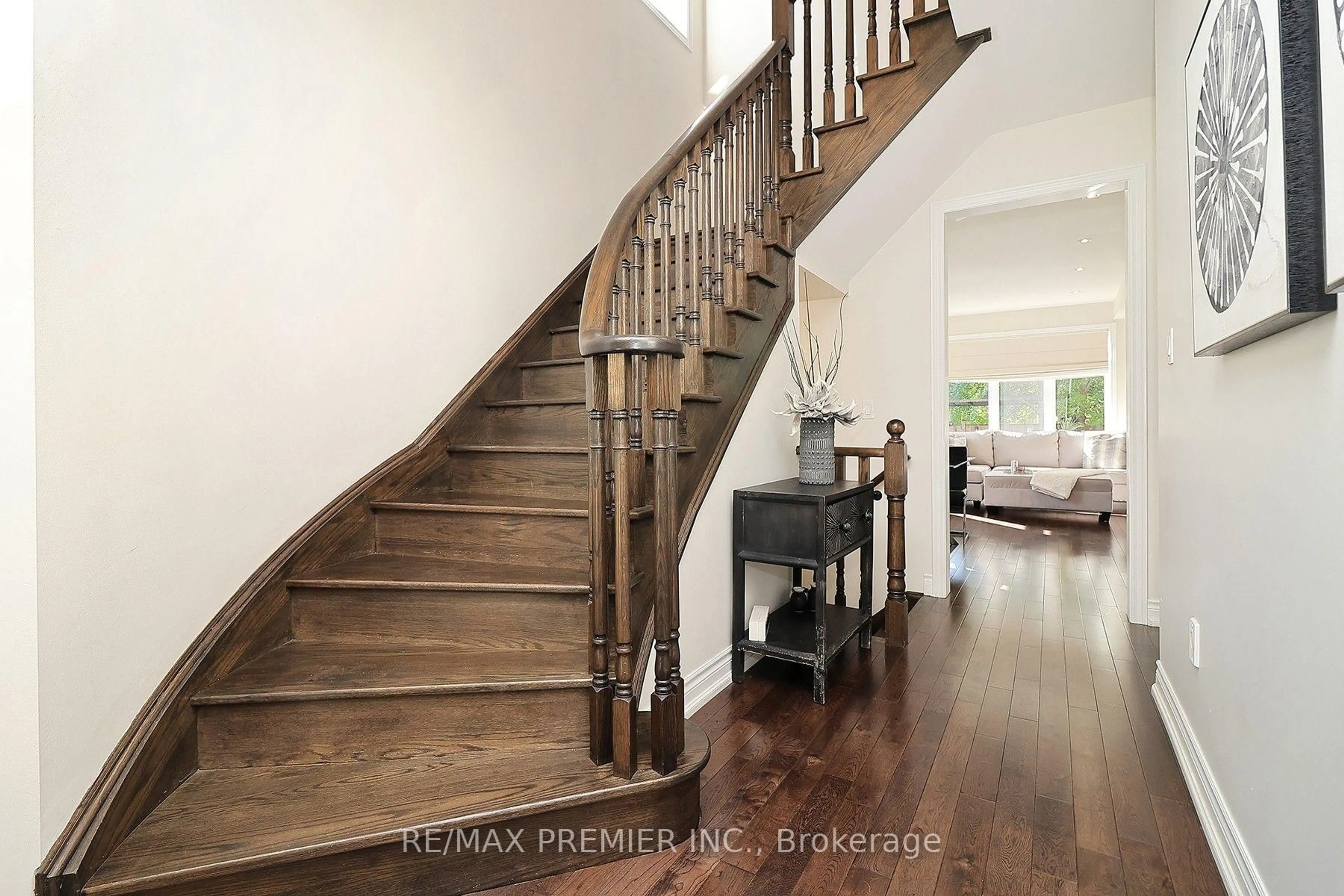 Stairs for 39 Caliber Crt, King Ontario L0G 1N0
