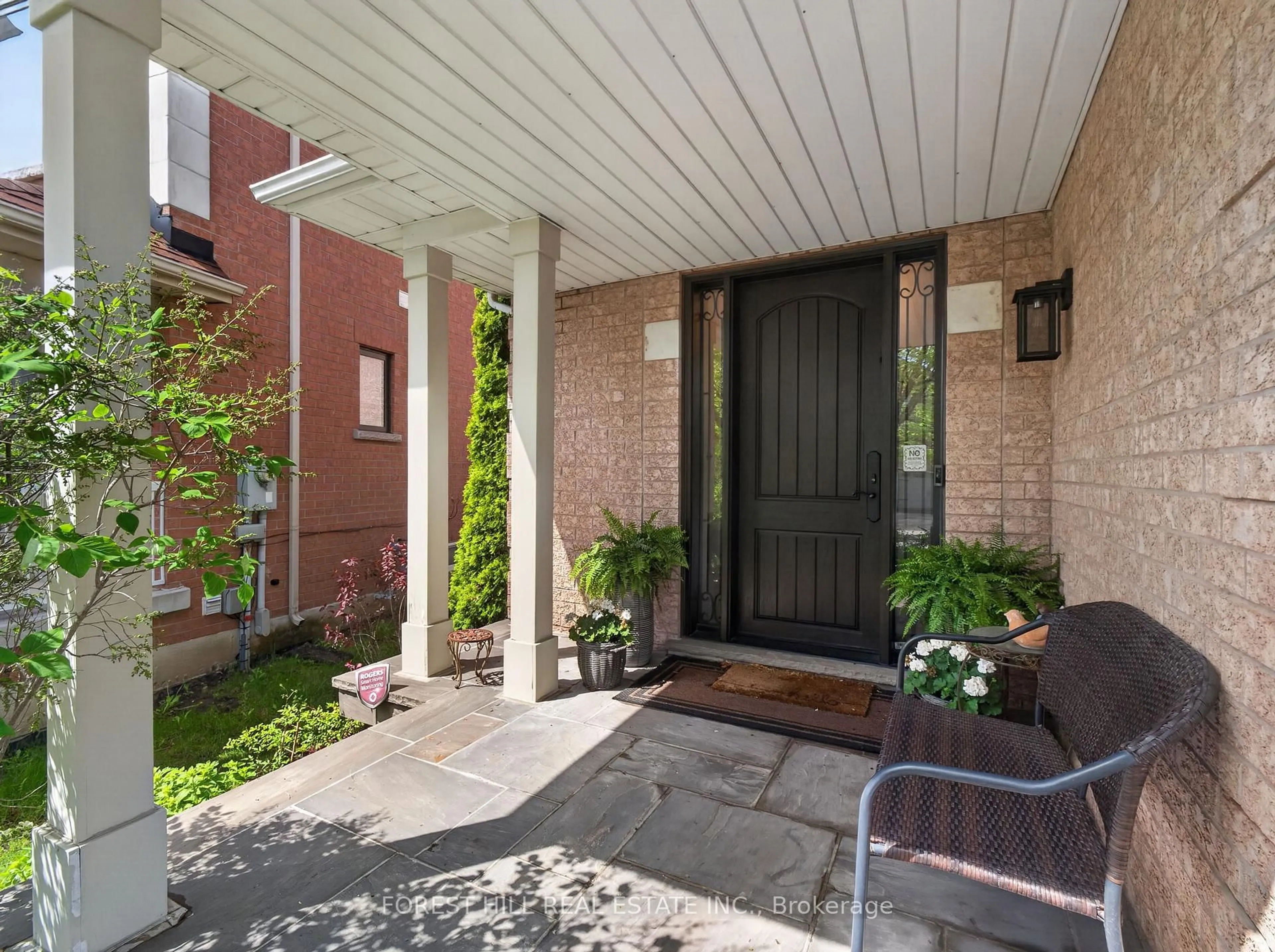Indoor entryway for 120 Sandwood Dr, Vaughan Ontario L4J 8W4