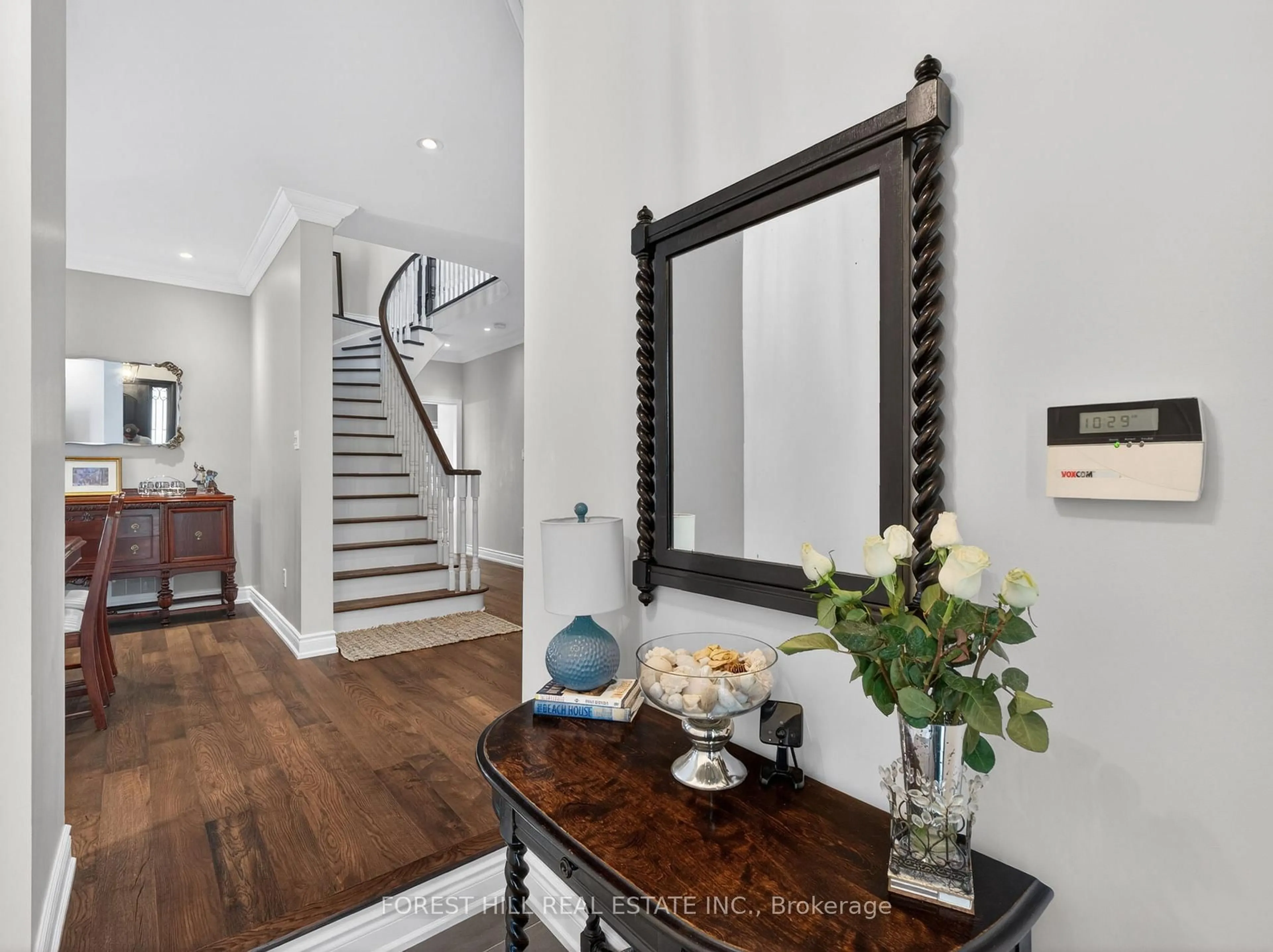 Indoor entryway for 120 Sandwood Dr, Vaughan Ontario L4J 8W4