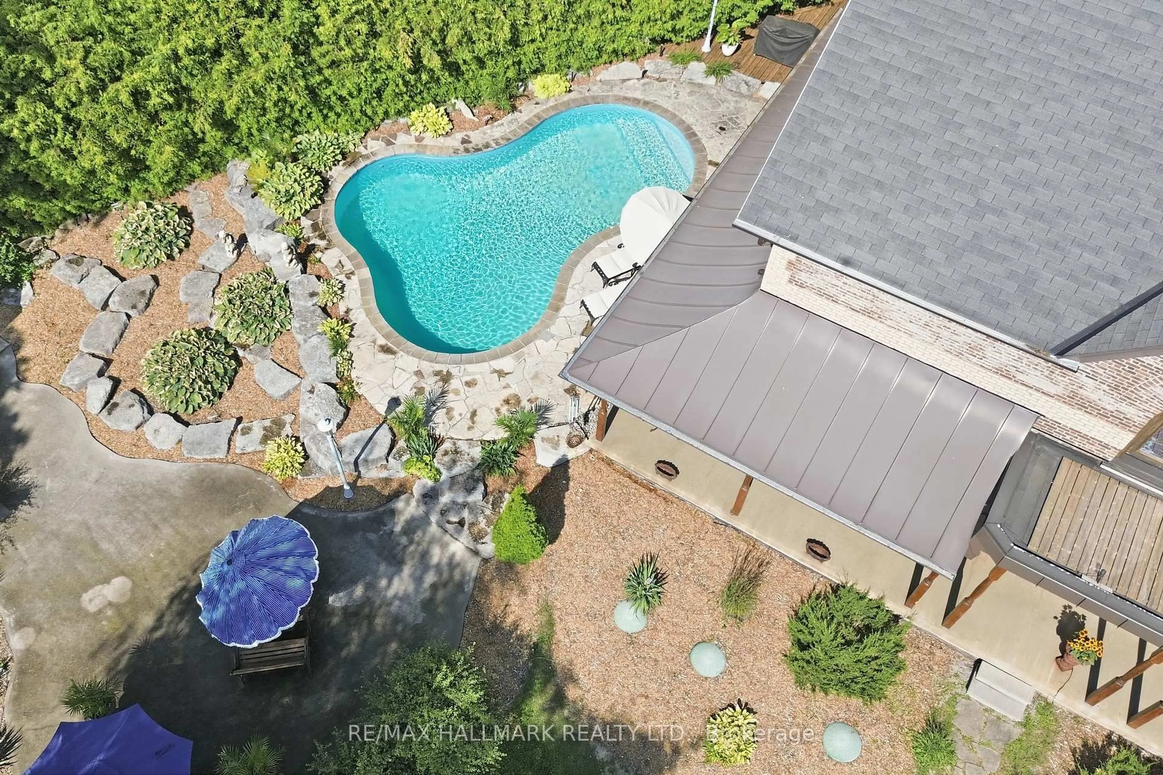 A pic from outside/outdoor area/front of a property/back of a property/a pic from drone, water/lake/river/ocean view for 12994 Weston Rd, King Ontario L7B 1K4